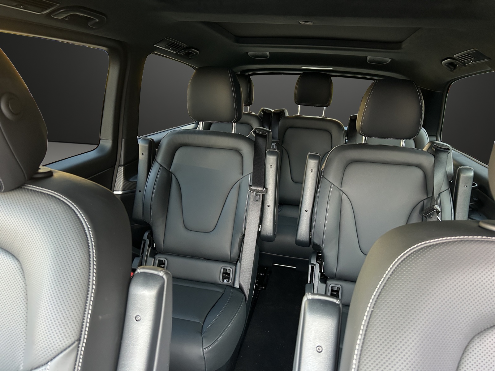 MERCEDES-BENZ V 300 d lang 4Matic Swiss Edition 9G-Tronic-image-10