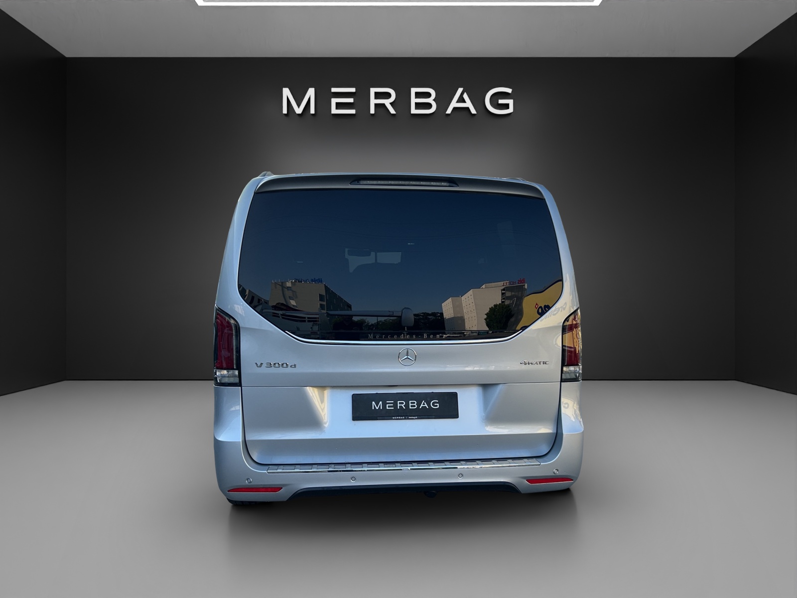 MERCEDES-BENZ V 300 d lang 4Matic Swiss Edition 9G-Tronic-image-4