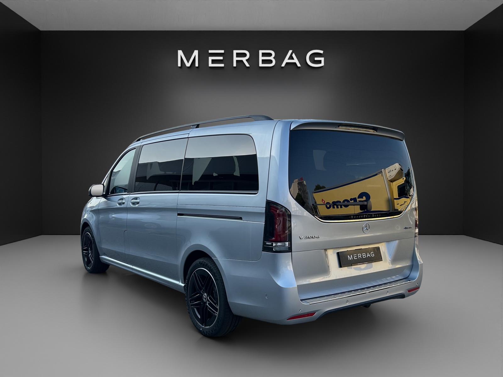 MERCEDES-BENZ V 300 d lang 4Matic Swiss Edition 9G-Tronic-image-3