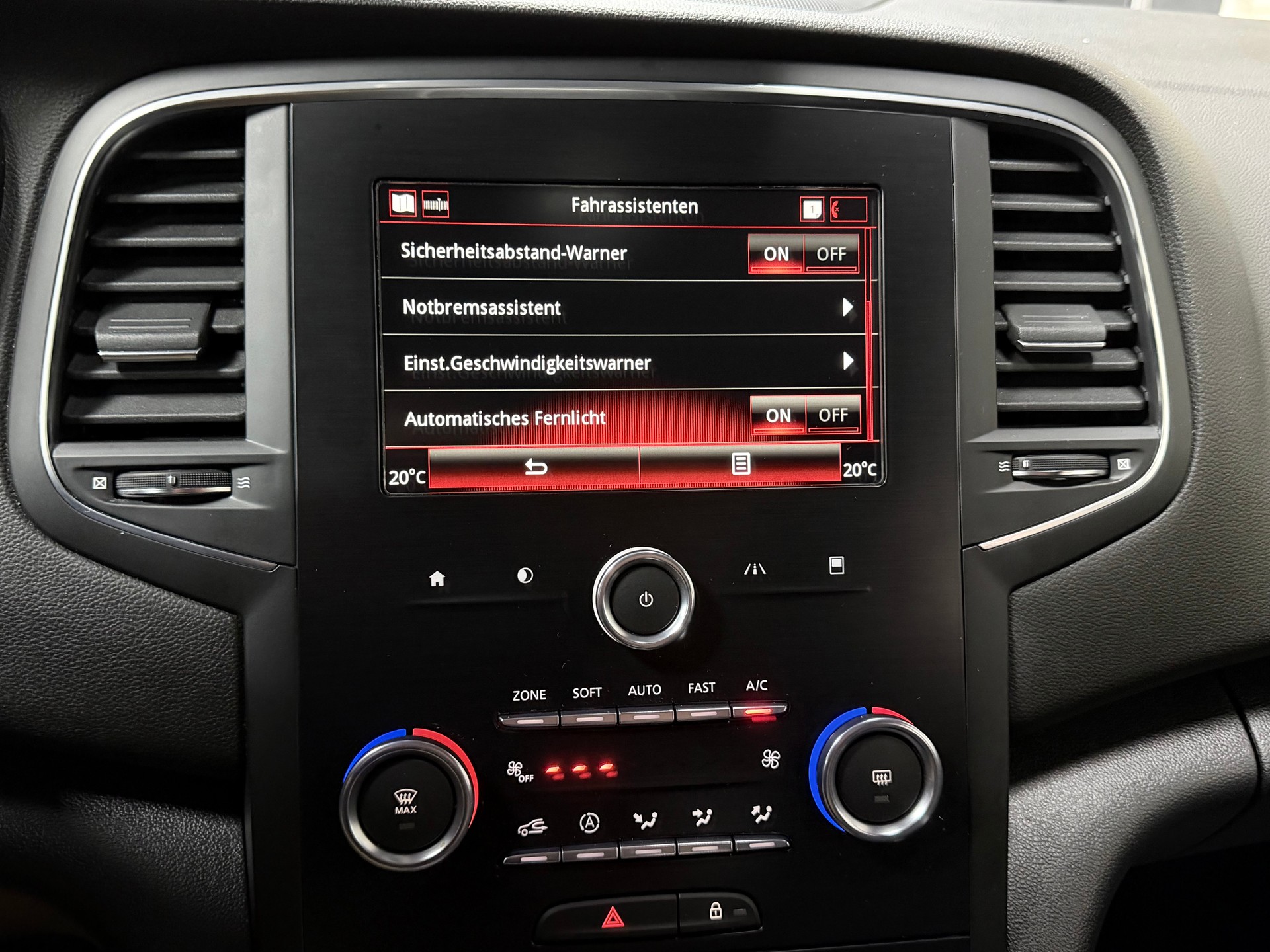 RENAULT Mégane Grandtour 1.5 dCi Business EDC-image-17