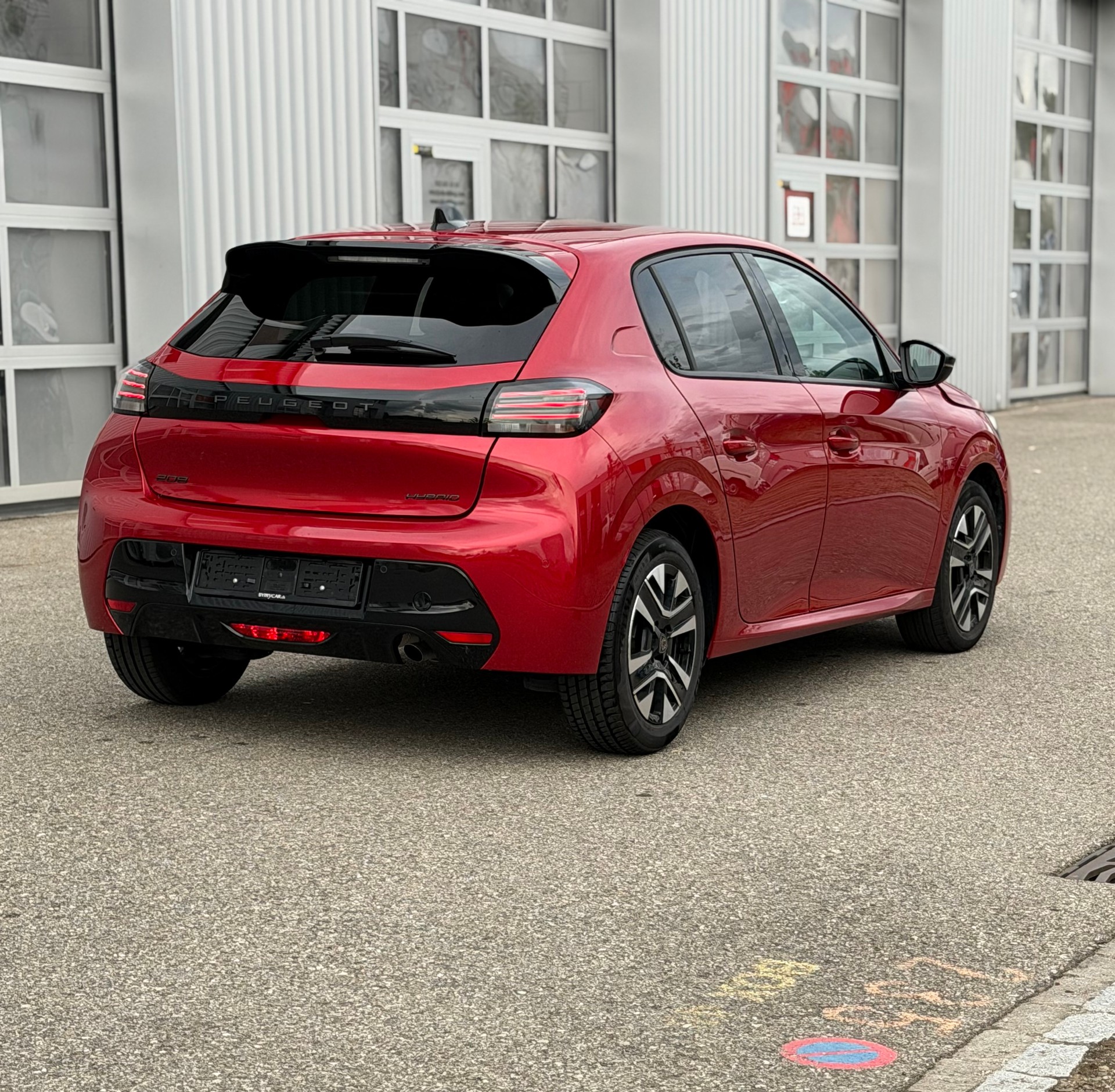 PEUGEOT 208 1.2 MHEV 110 Allure-image-4