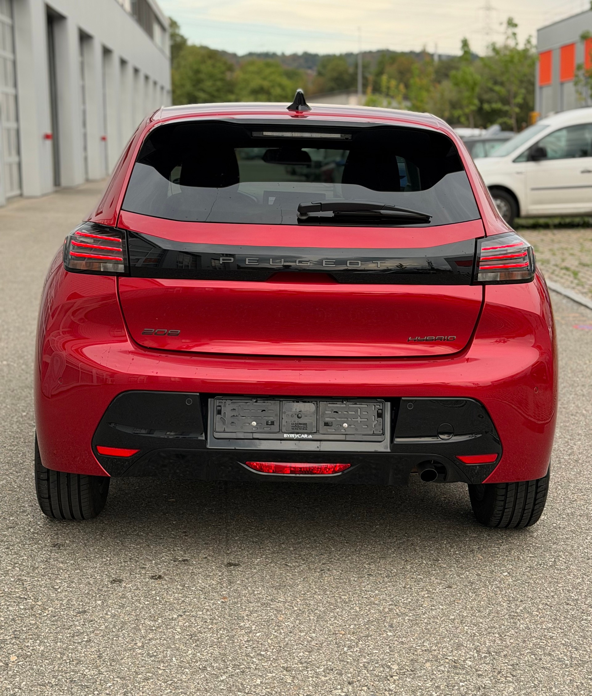 PEUGEOT 208 1.2 MHEV 110 Allure-image-6