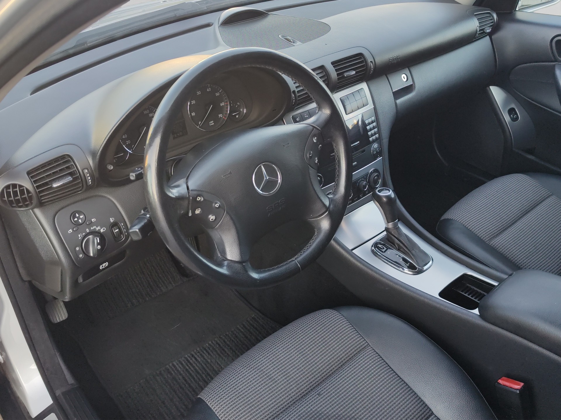 MERCEDES-BENZ C 180 Kompressor Avantgarde-image-14