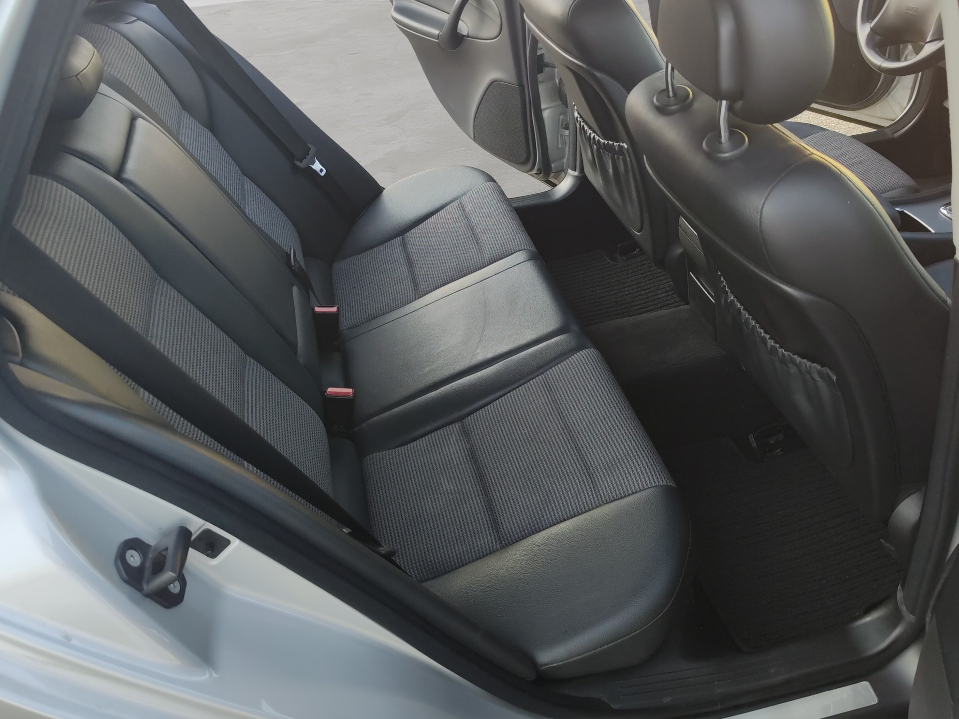MERCEDES-BENZ C 180 Kompressor Avantgarde-image-16