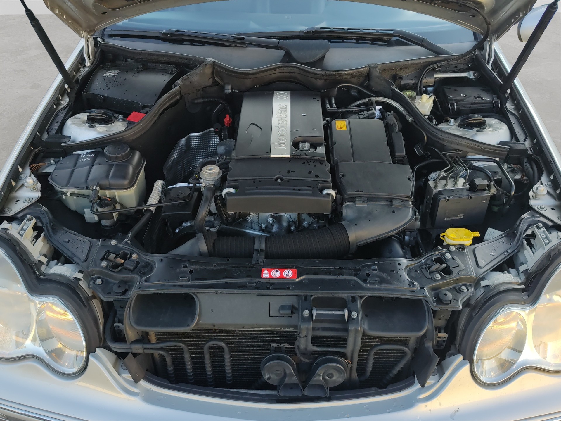 MERCEDES-BENZ C 180 Kompressor Avantgarde-image-25