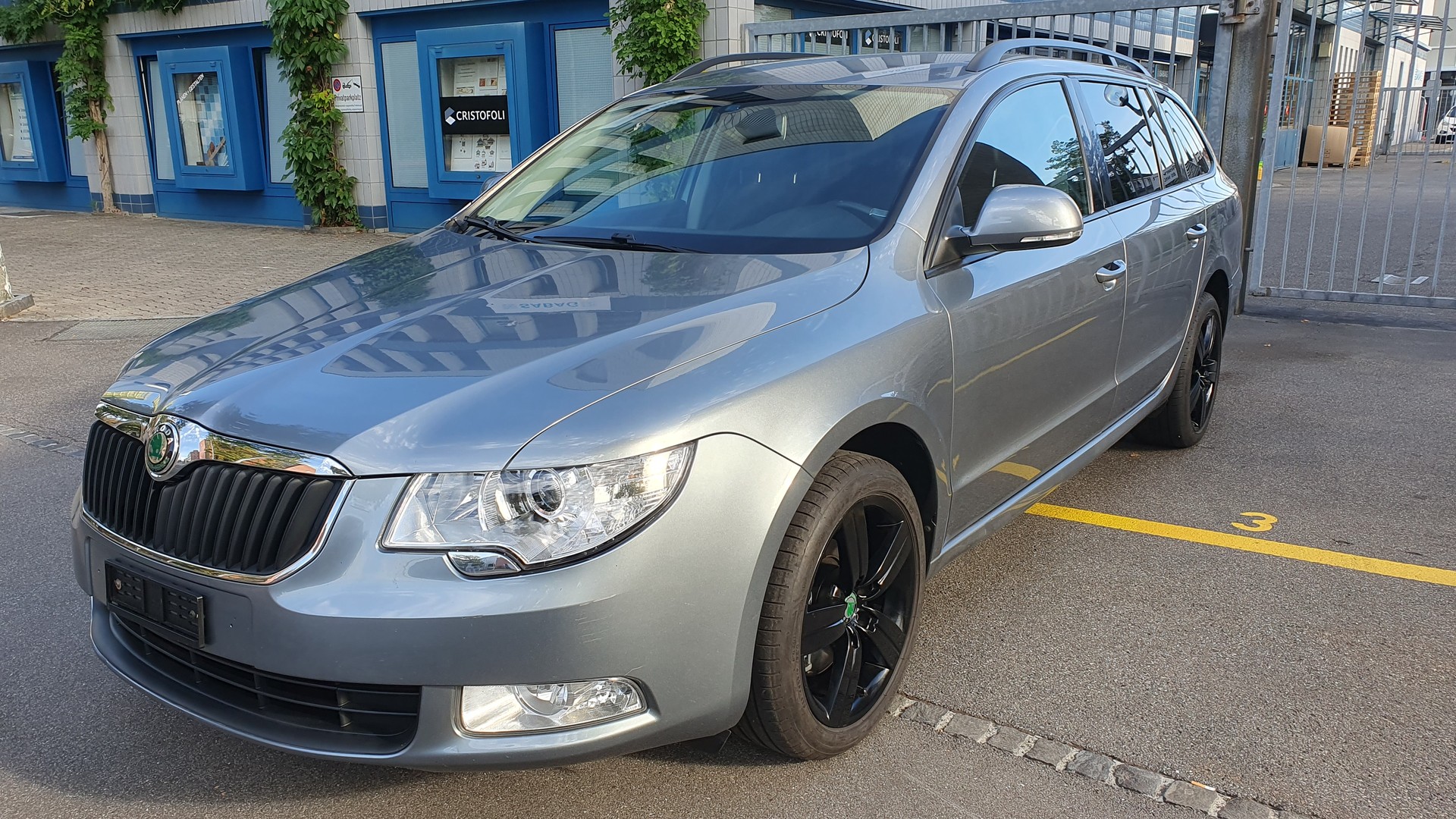 SKODA Combi 2.0 TDi Elegance-image-0