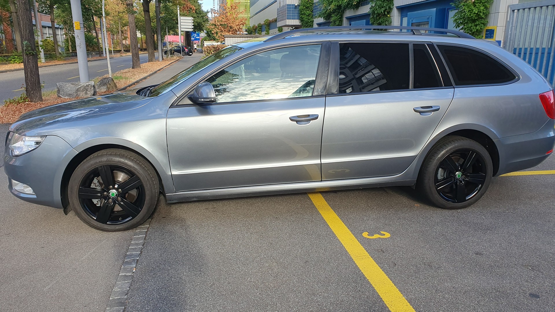 SKODA Combi 2.0 TDi Elegance-image-1
