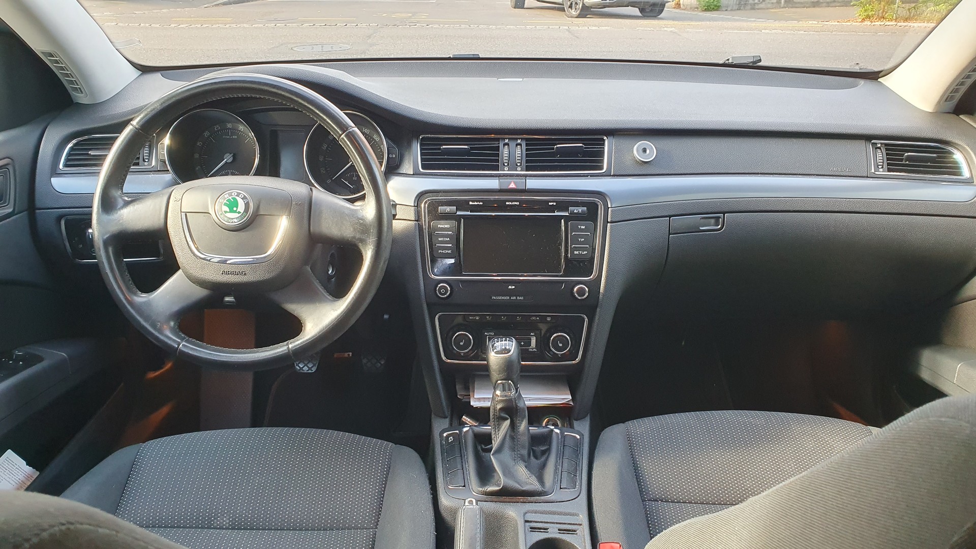 SKODA Combi 2.0 TDi Elegance-image-5