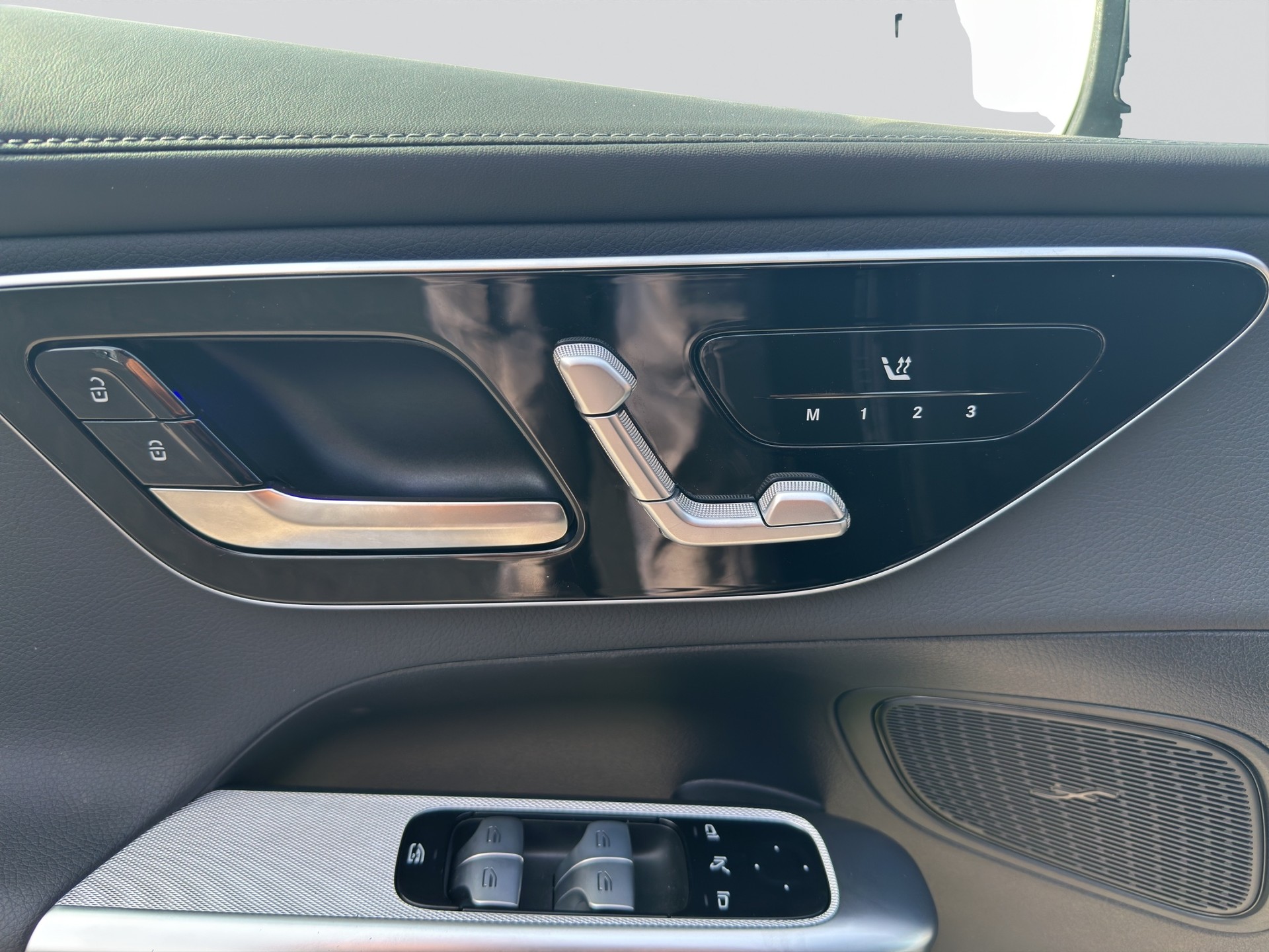 MERCEDES-BENZ GLC 300 d 4Matic 9G-Tronic AMG Line-image-10
