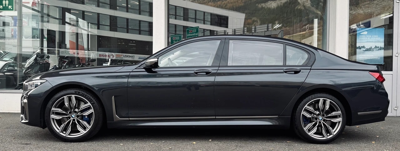 BMW M760Li xDrive Sport Getriebe-showroom-element-2