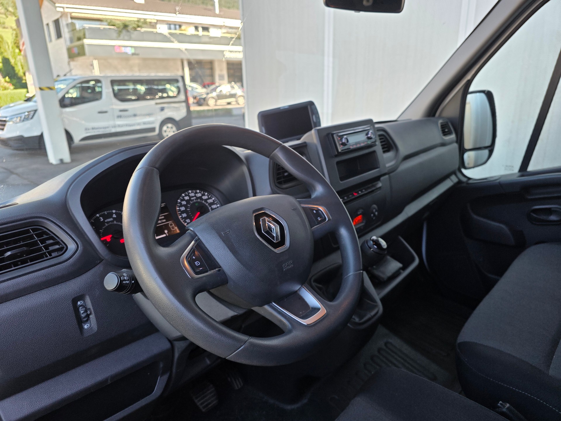 RENAULT Master T35 ENERGY 2.3dCi 150 L2H2-image-7