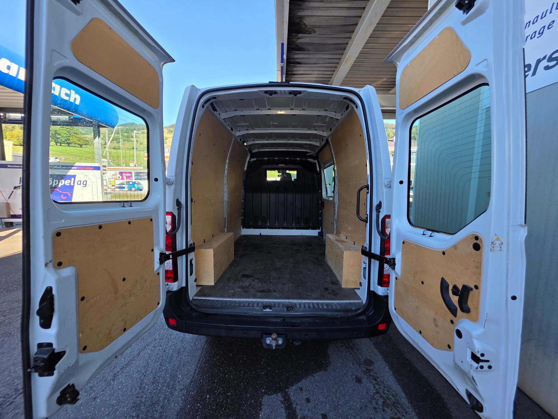 RENAULT Master T35 ENERGY 2.3dCi 150 L2H2-image-3