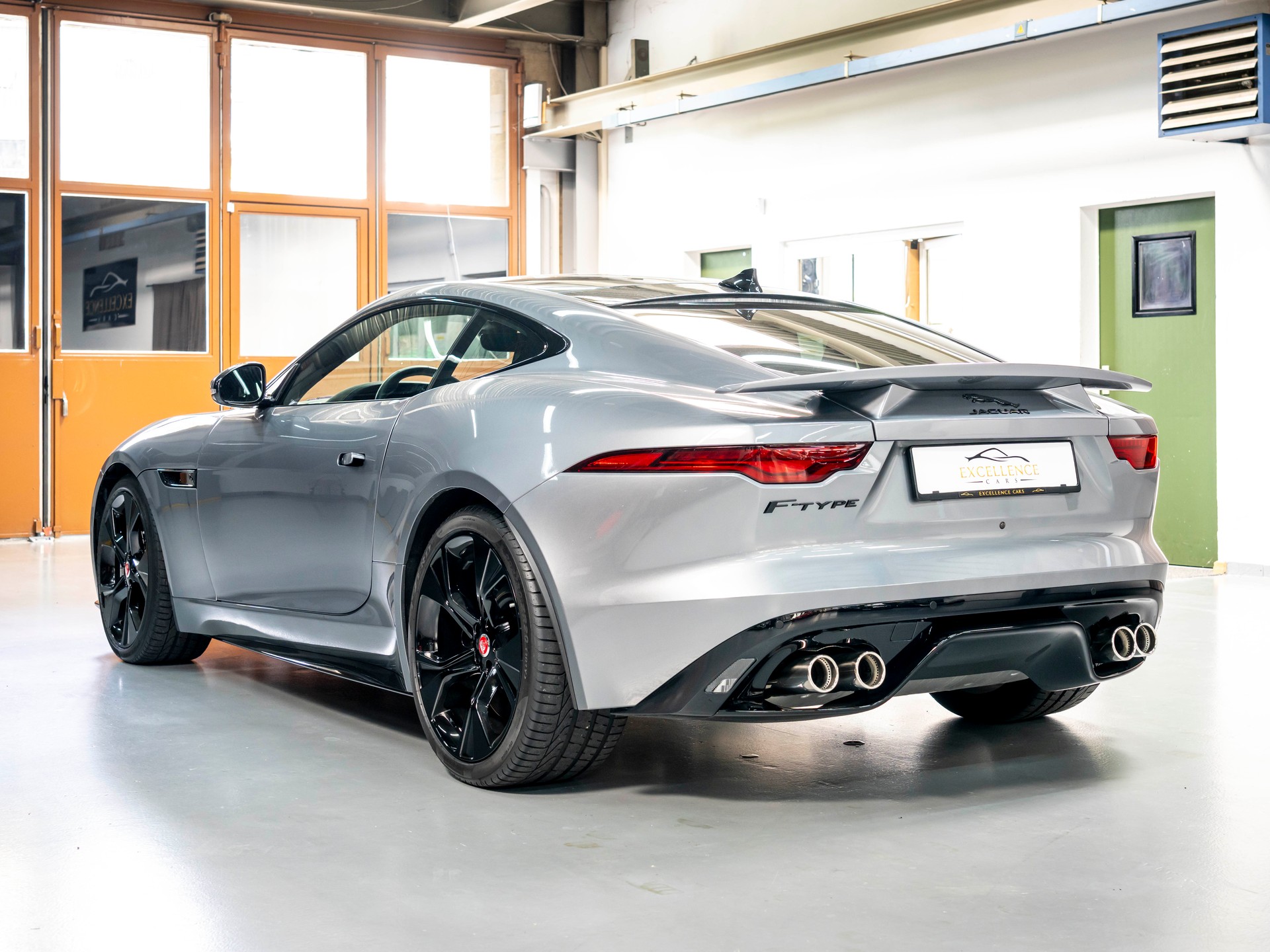 JAGUAR F-Type Coupé 5.0 V8 R-Dynamic Automatik AWD-image-7