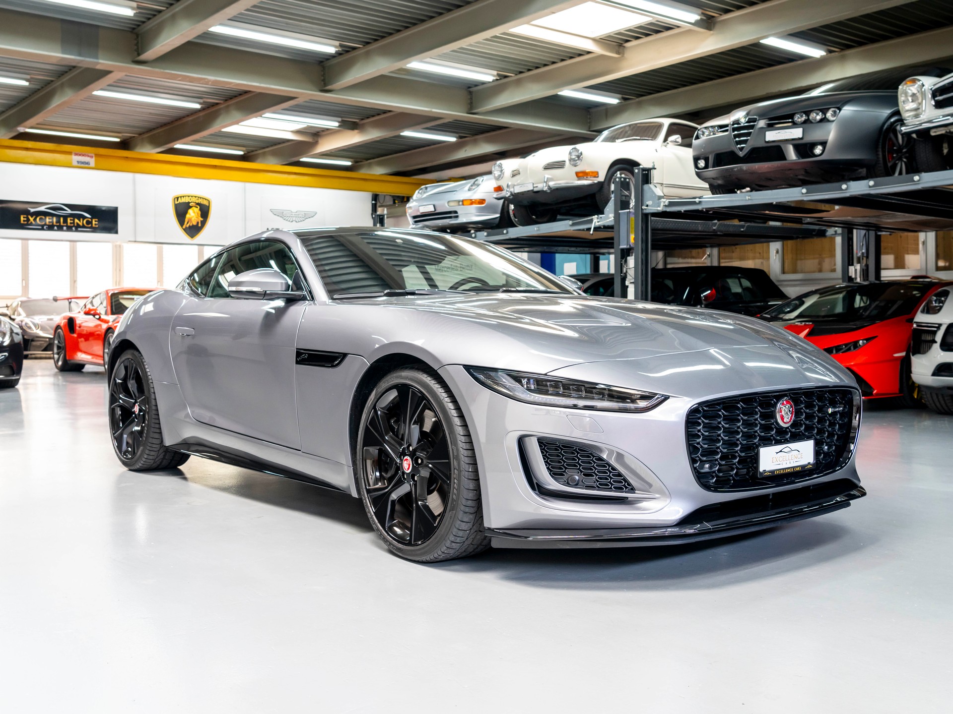 JAGUAR F-Type Coupé 5.0 V8 R-Dynamic Automatik AWD-image-2
