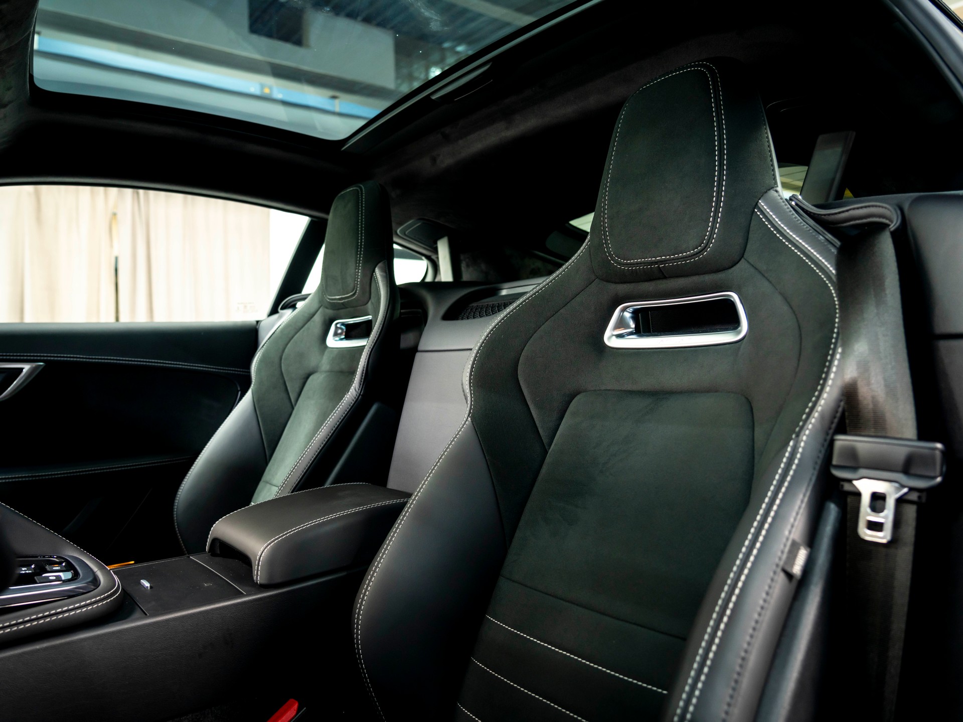 JAGUAR F-Type Coupé 5.0 V8 R-Dynamic Automatik AWD-image-16