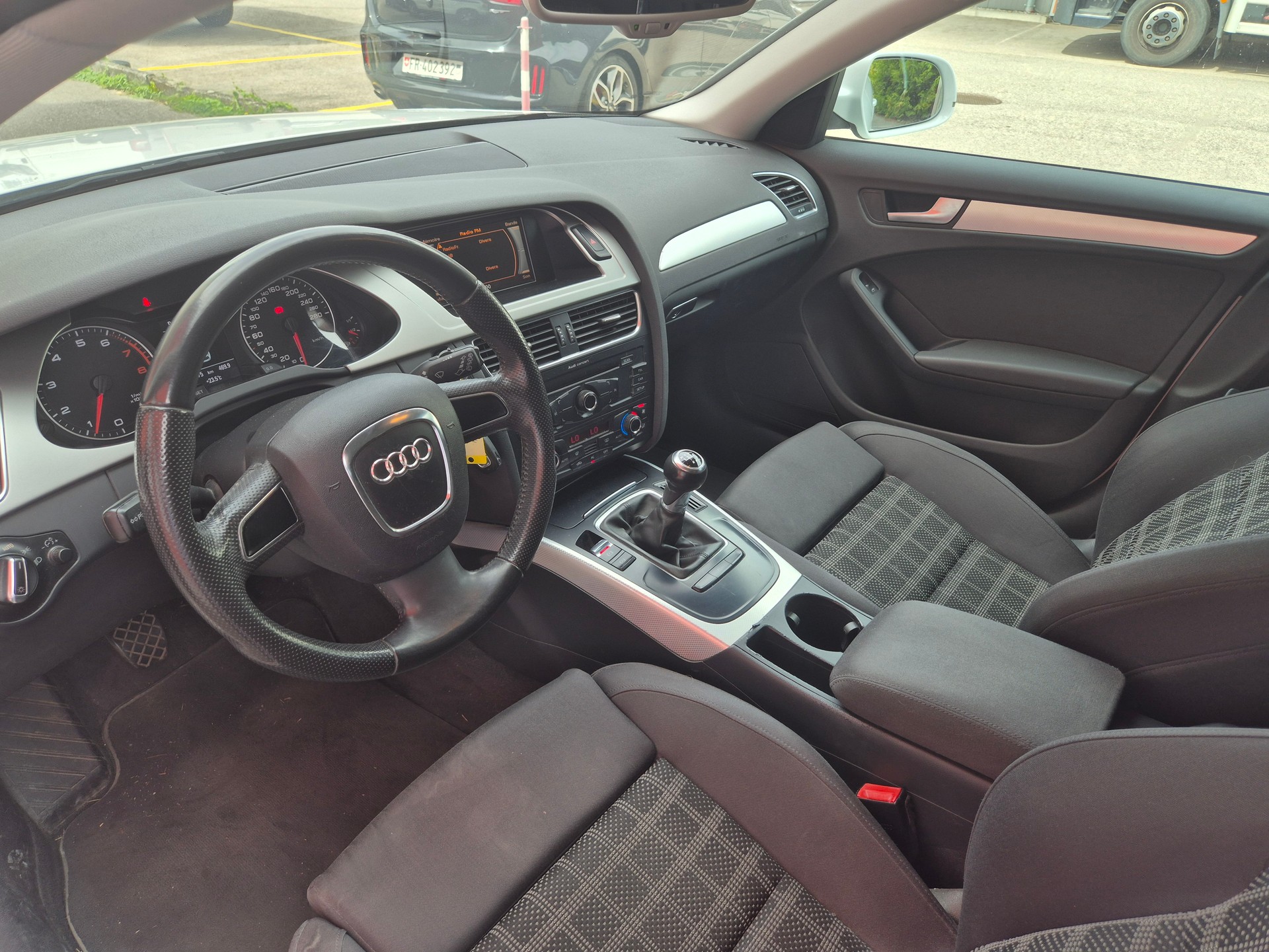 AUDI A4 Avant 1.8 TFSI-image-1