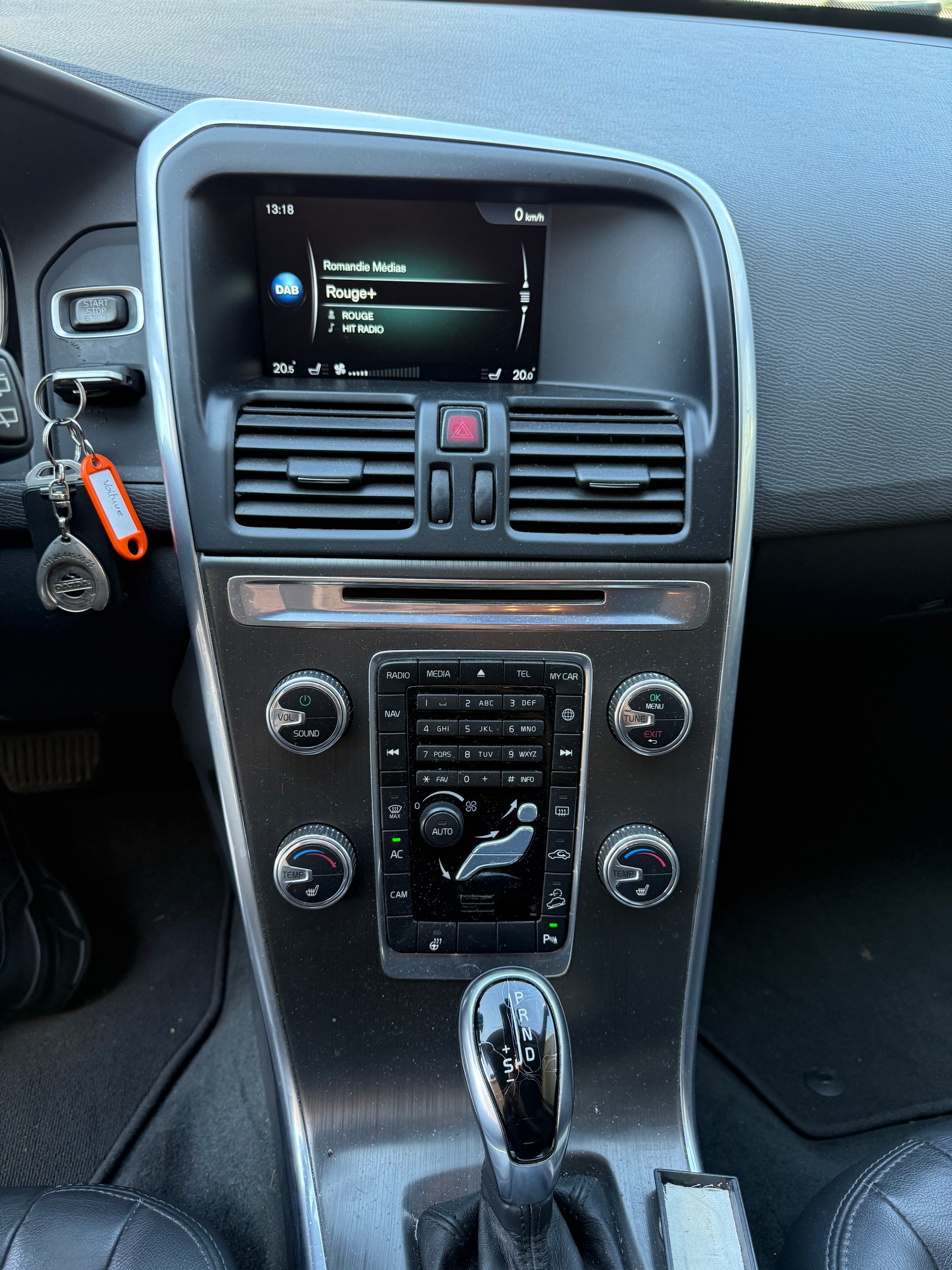 VOLVO XC60 D5 AWD Summum R-Design Geartronic-image-7