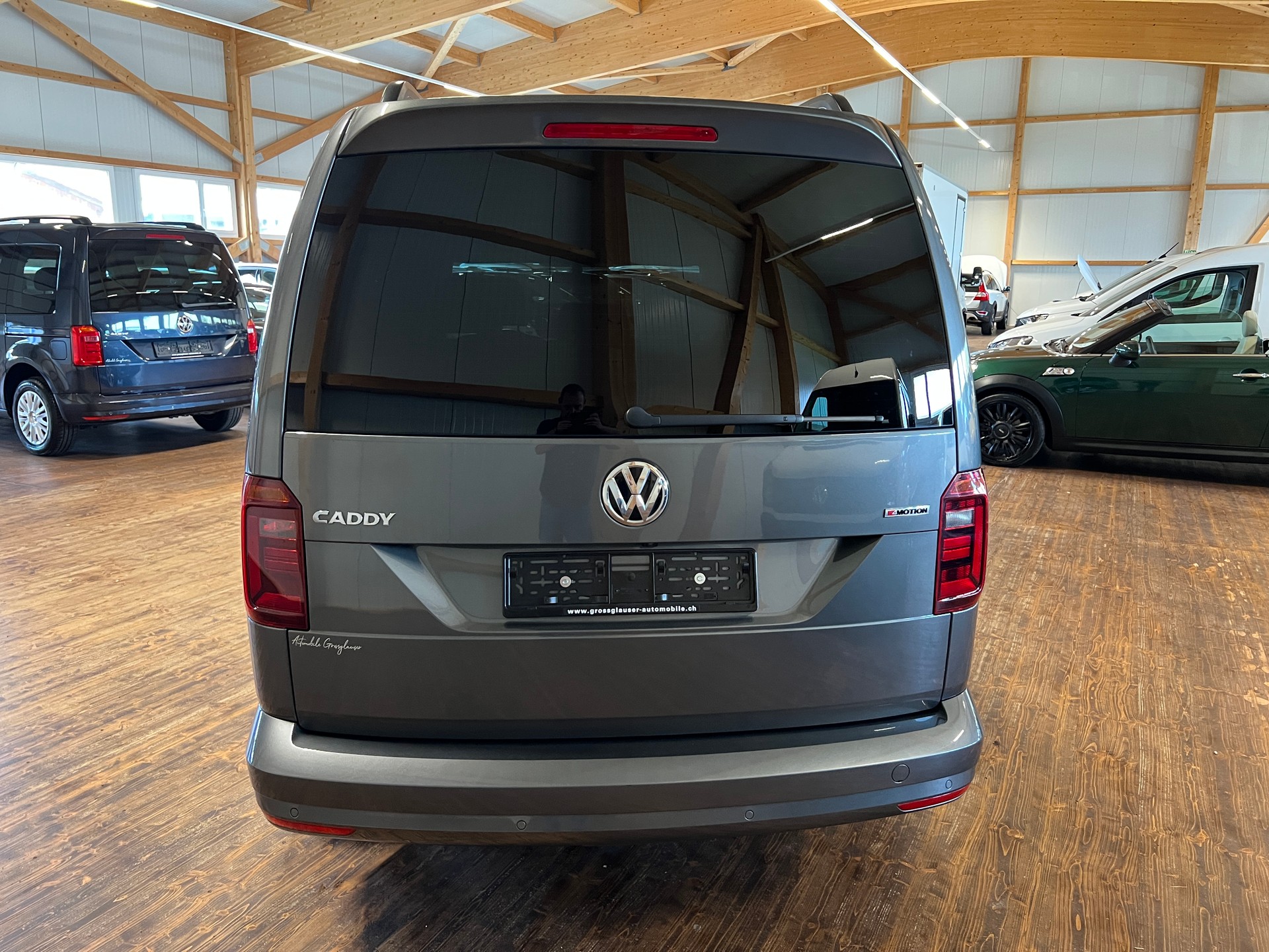 VW Caddy Maxi 2.0 TDI Family 4Motion DSG-image-5