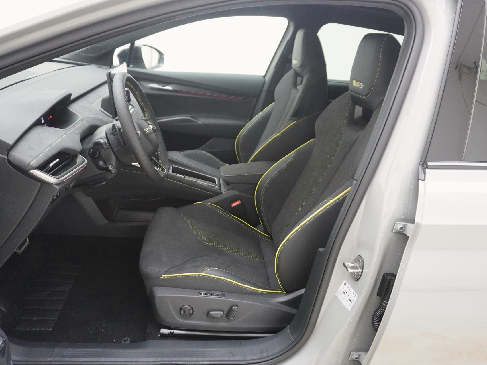 SKODA Enyaq iV RS-Lounge MAXX-image-12