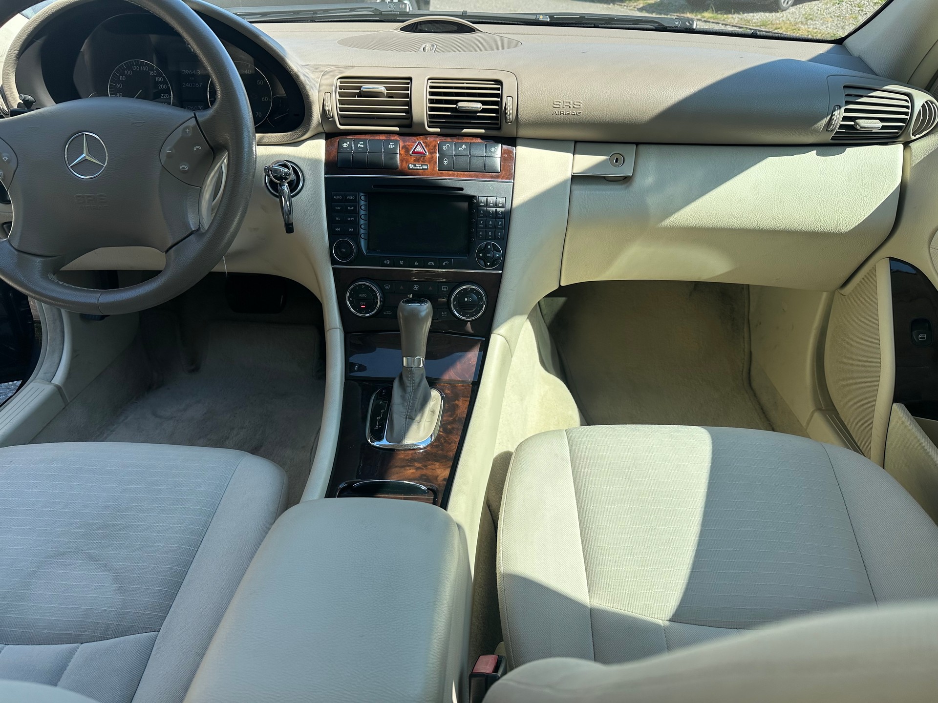 MERCEDES-BENZ C 350 Elégance 4Matic Automatic-image-10