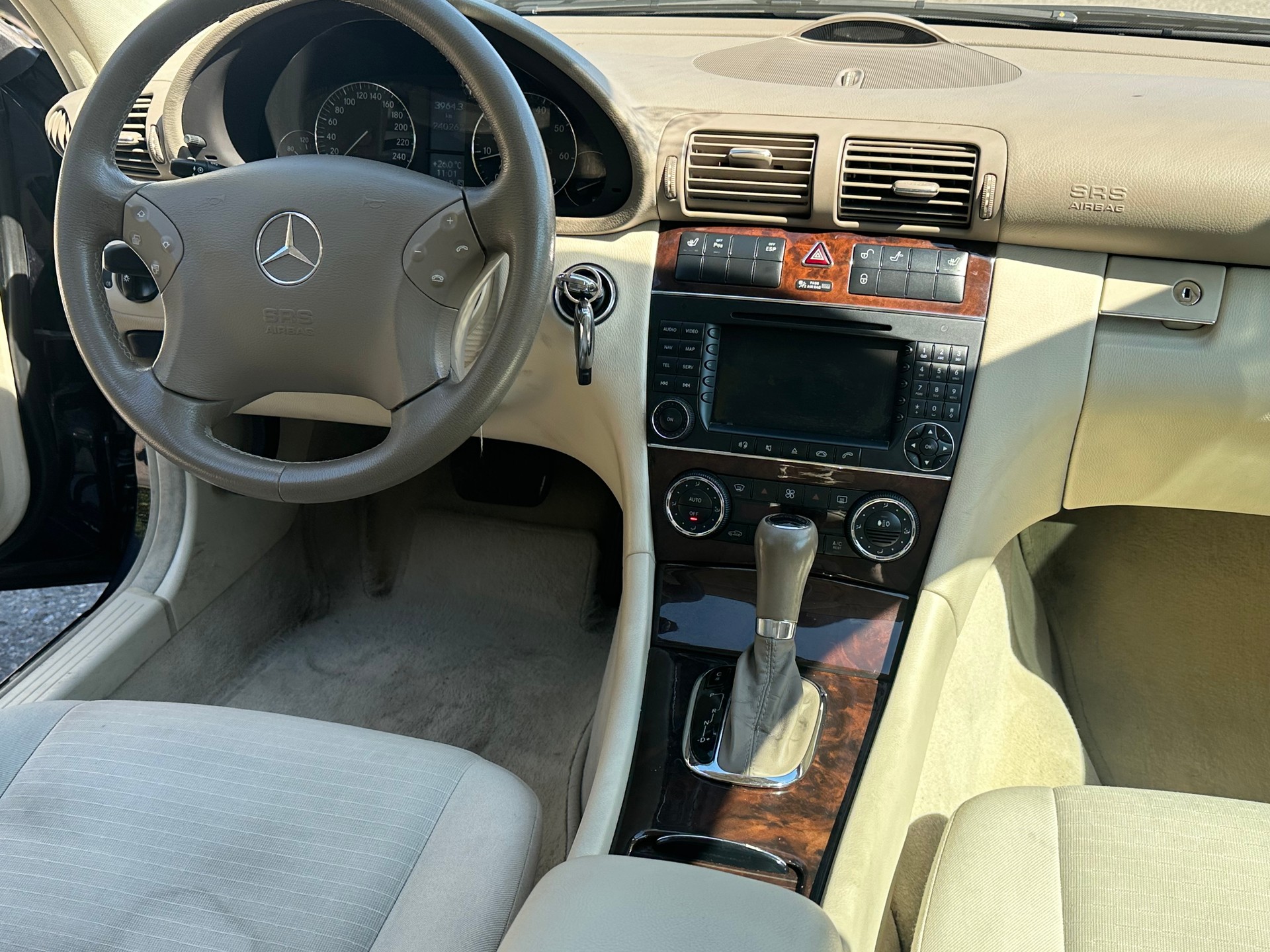 MERCEDES-BENZ C 350 Elégance 4Matic Automatic-image-11