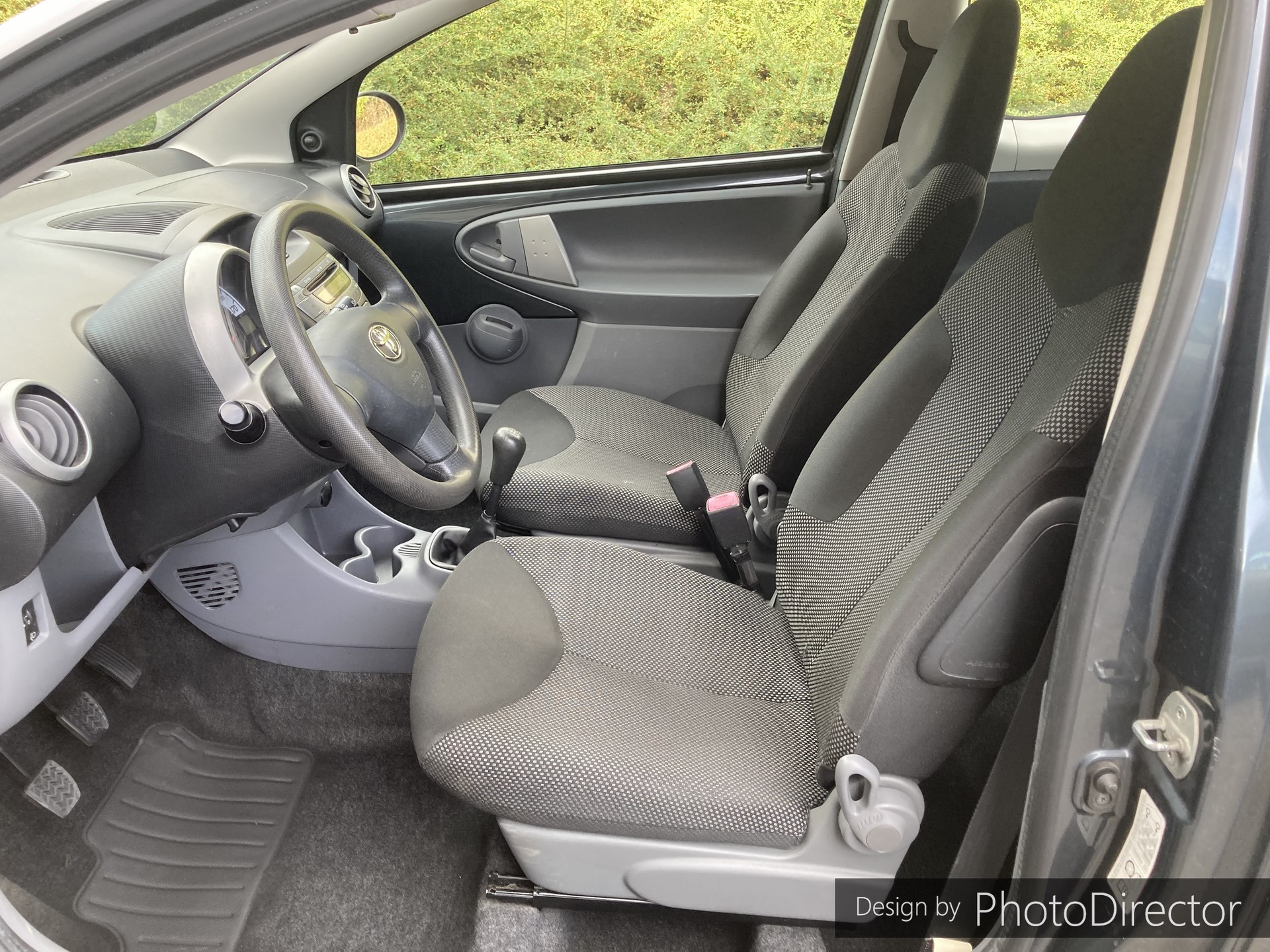TOYOTA Aygo 1.0 Linea Luna Cool-image-3