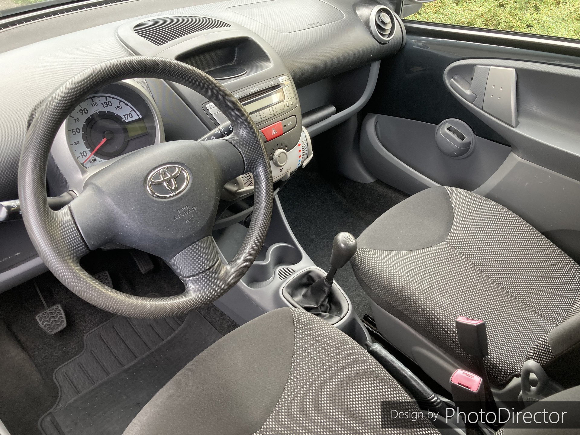 TOYOTA Aygo 1.0 Linea Luna Cool-image-5