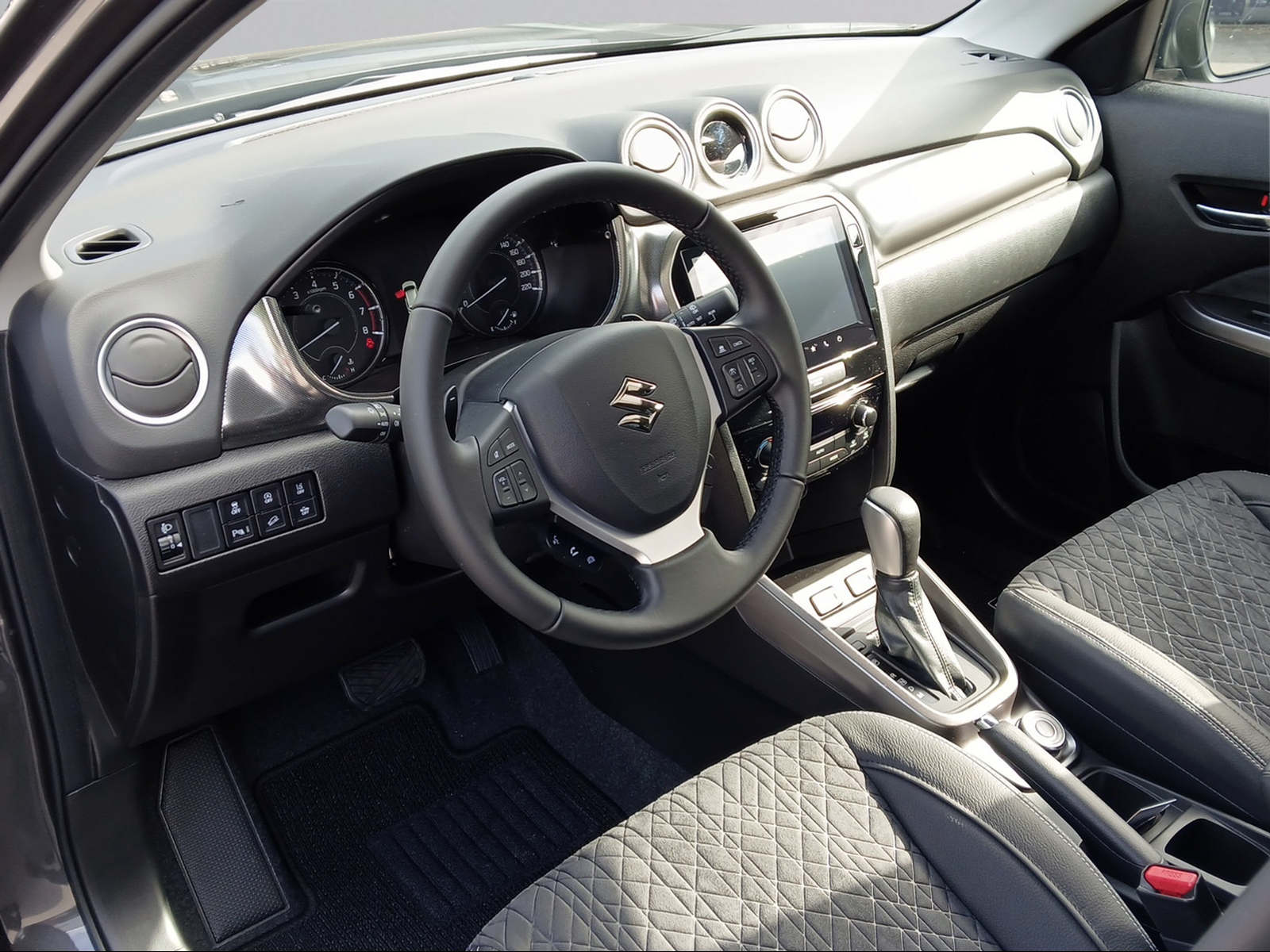 SUZUKI Vitara 1.4 T Compact Top Hybrid 4x4-image-11