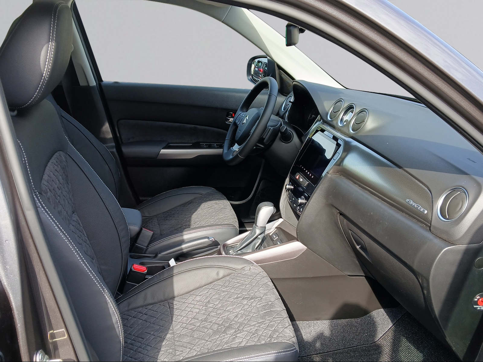 SUZUKI Vitara 1.4 T Compact Top Hybrid 4x4-image-13