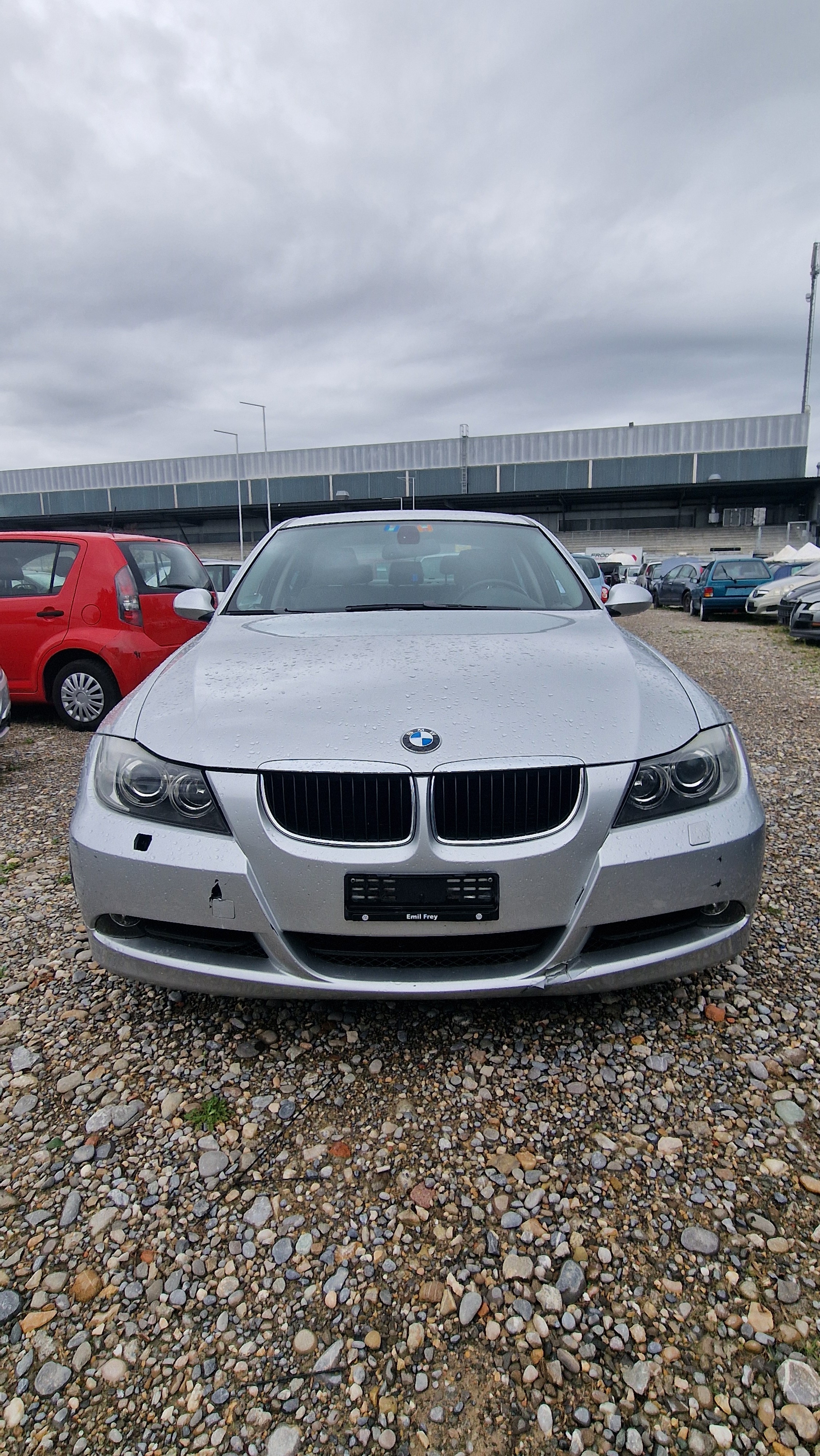 BMW 320i — slika 1