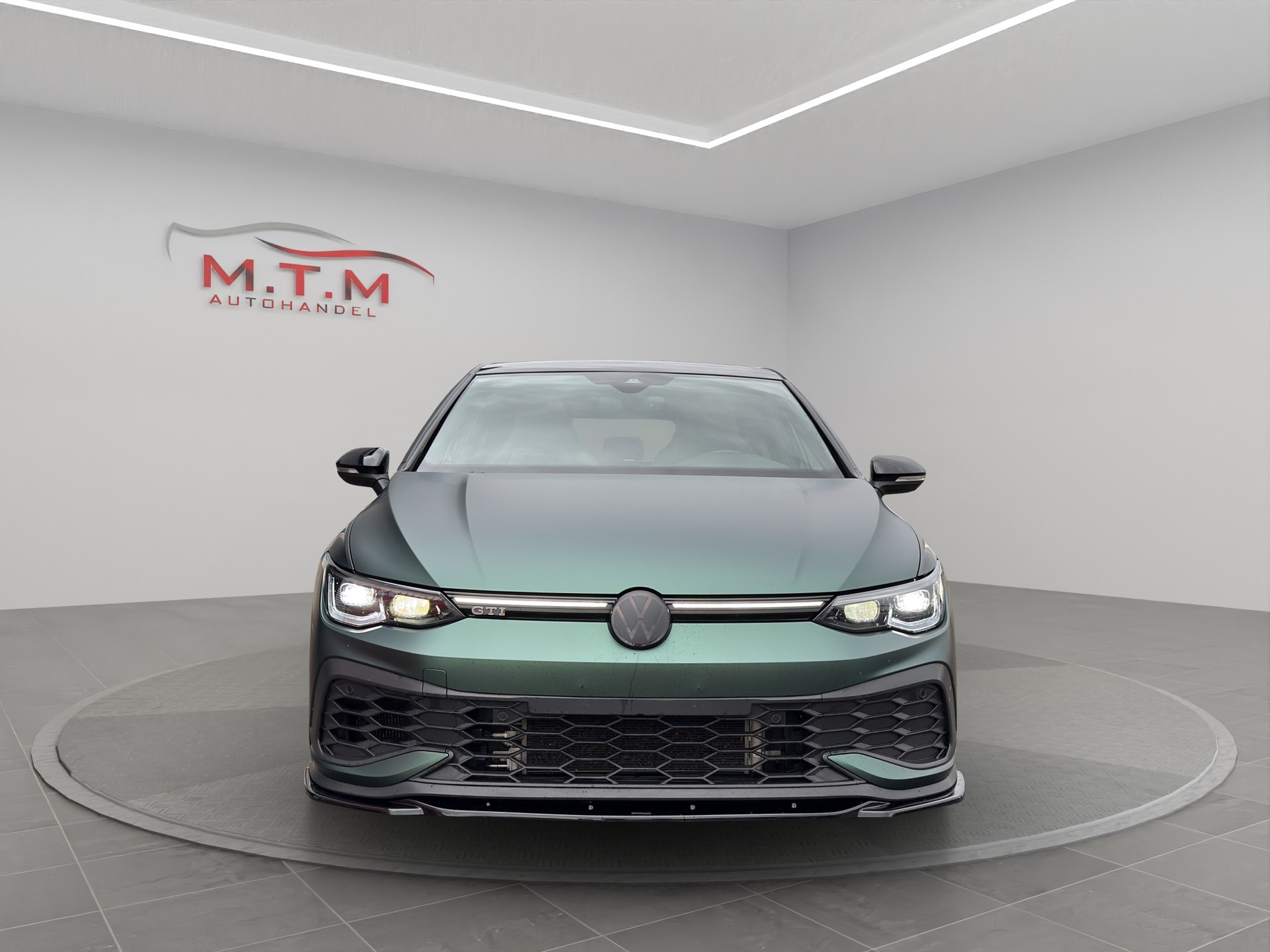 VW Golf 2.0 TSI GTI Clubsport DSG-image-2