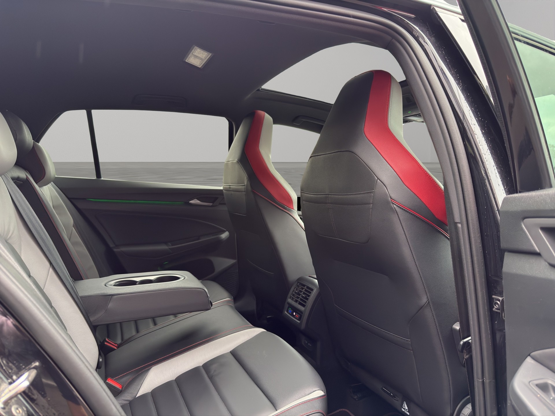VW Golf 2.0 TSI GTI Clubsport DSG-image-22