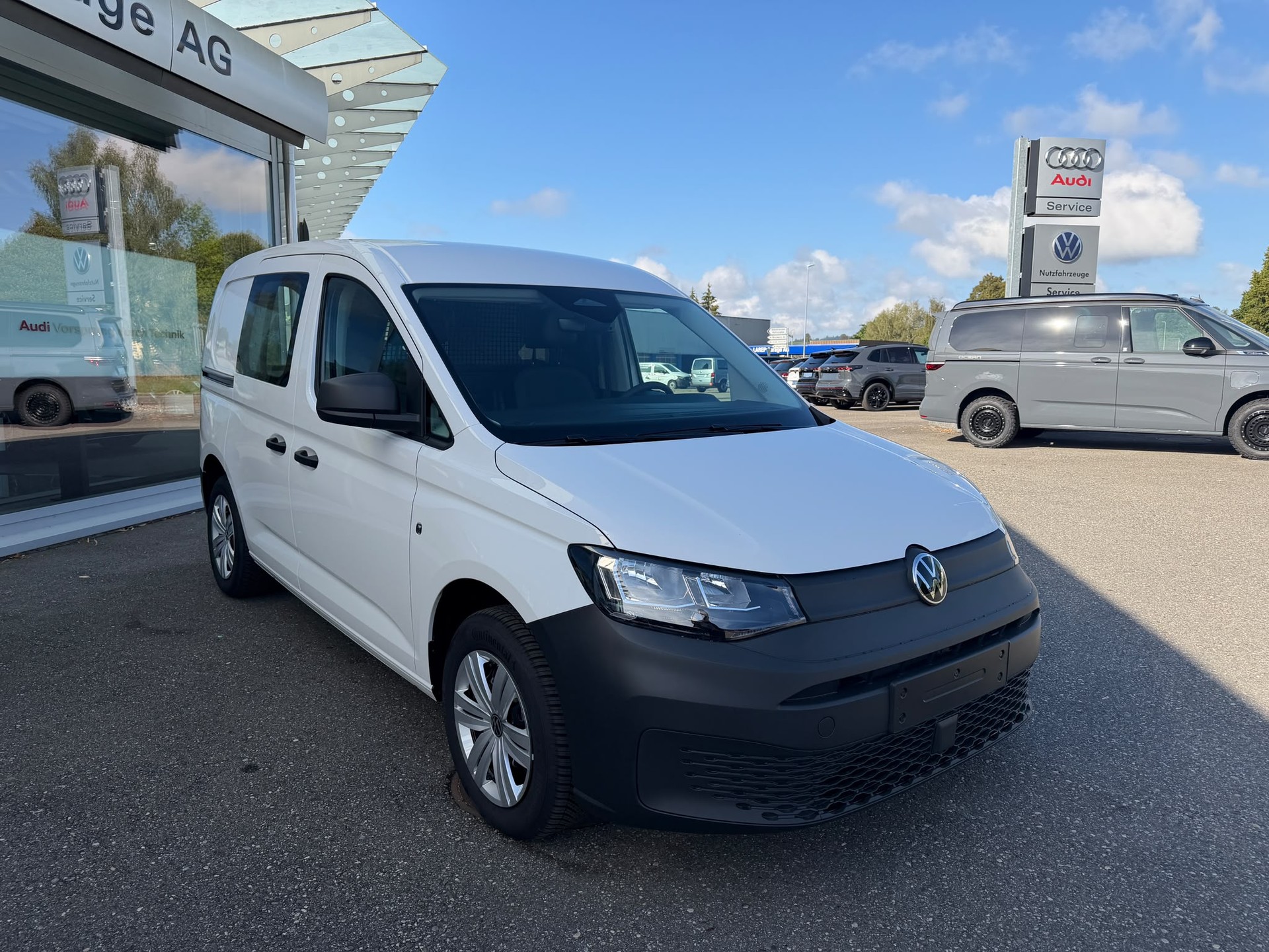 VW Caddy Cargo 2.0TDI 4Motion mit Heckklappe-image-8