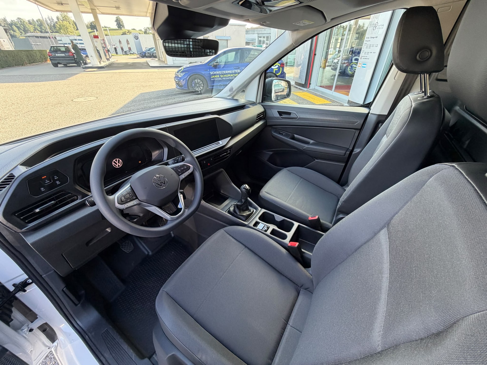 VW Caddy Cargo 2.0TDI 4Motion mit Heckklappe-image-9