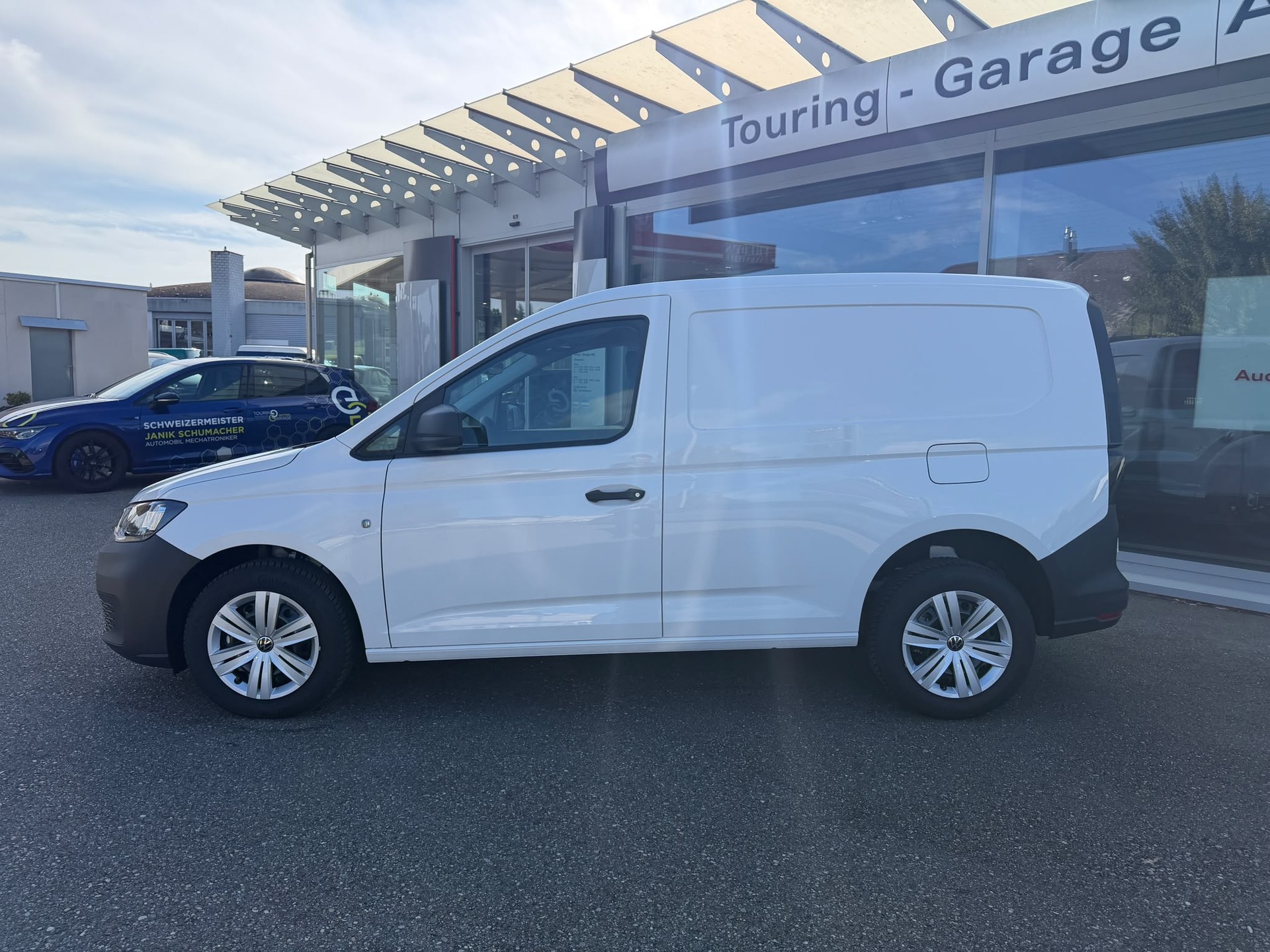VW Caddy Cargo 2.0TDI 4Motion mit Heckklappe-image-1