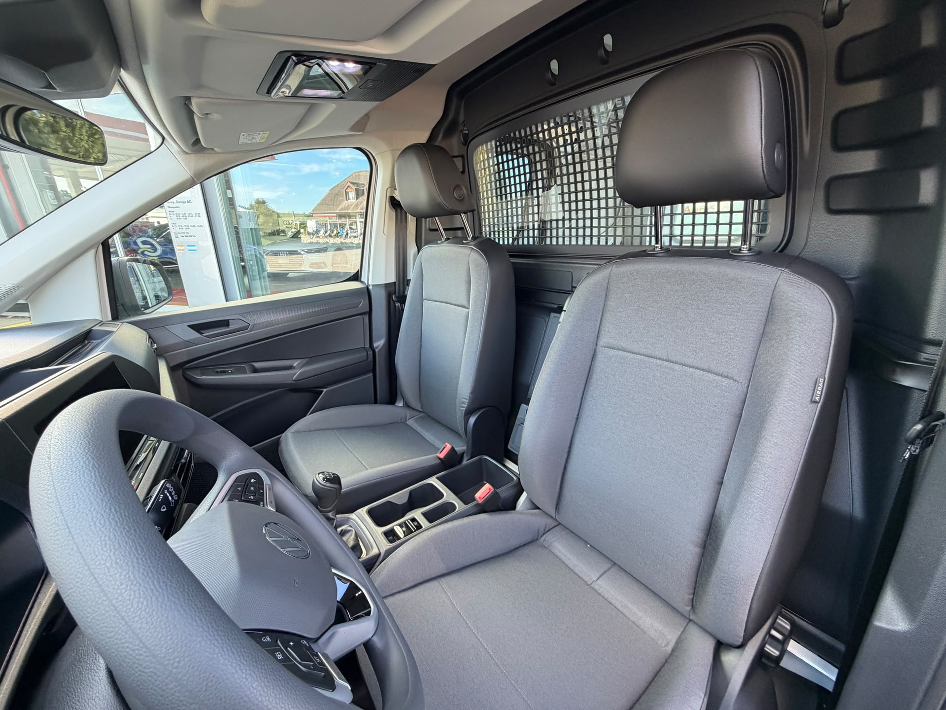 VW Caddy Cargo 2.0TDI 4Motion mit Heckklappe-image-10