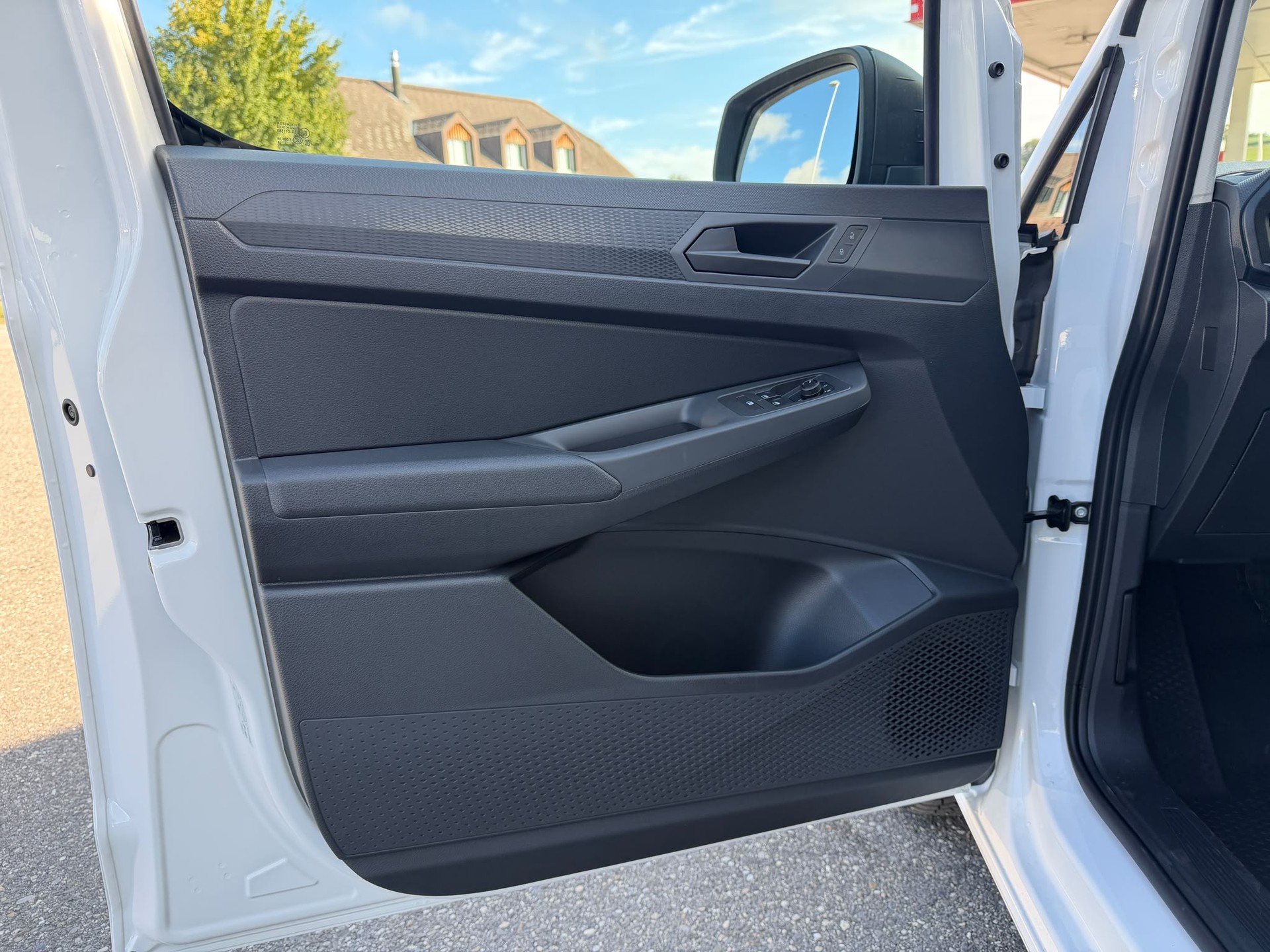 VW Caddy Cargo 2.0TDI 4Motion mit Heckklappe-image-14
