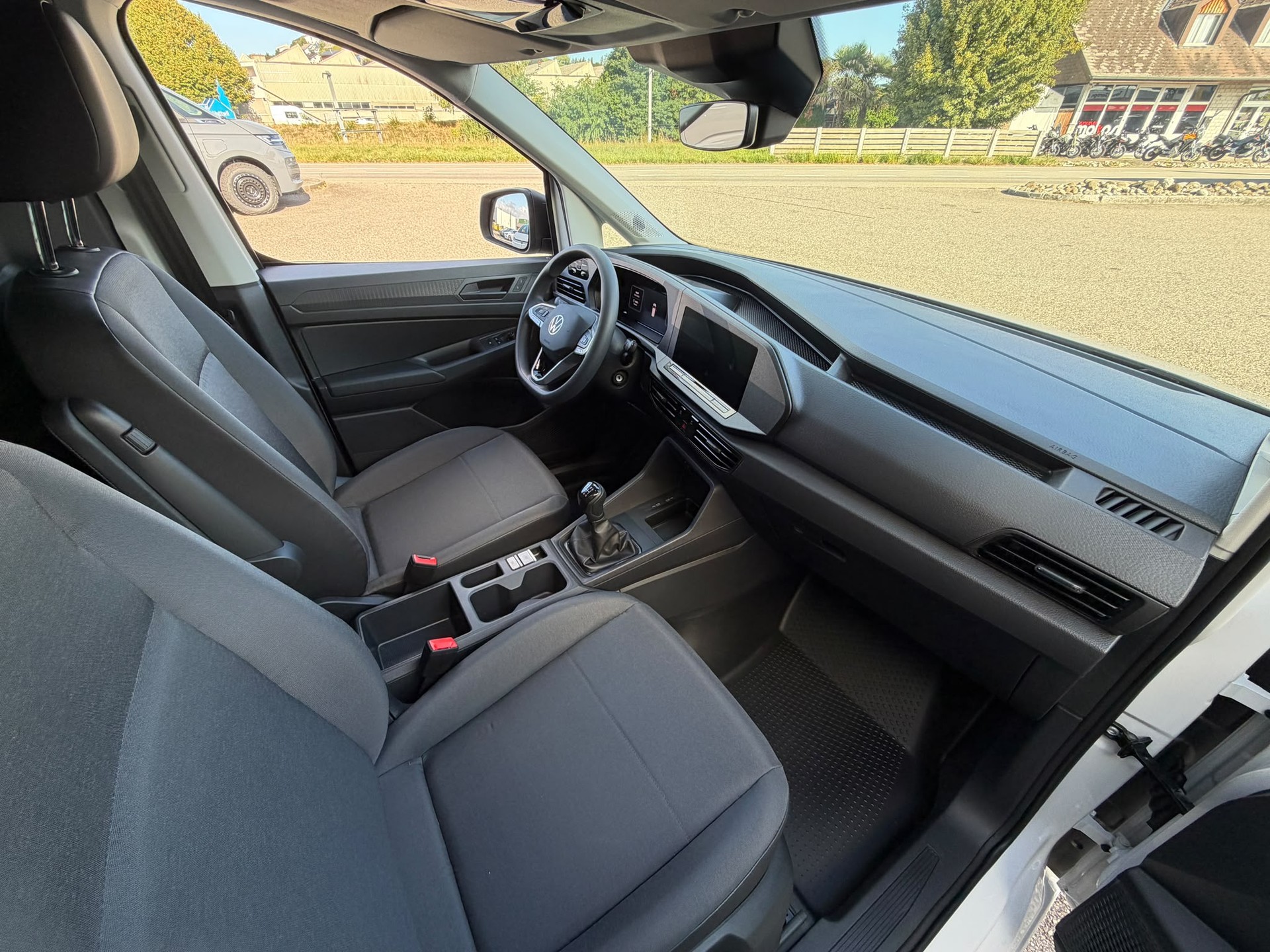 VW Caddy Cargo 2.0TDI 4Motion mit Heckklappe-image-19