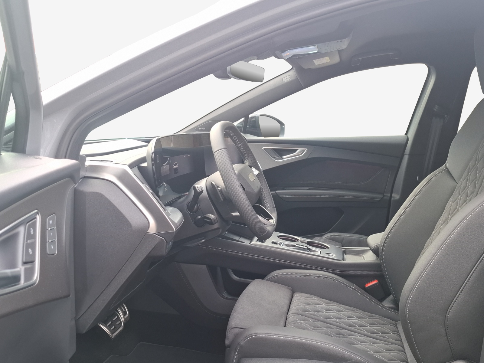 AUDI Q4 e-tron SUV quattro performance Swiss Ski-image-7