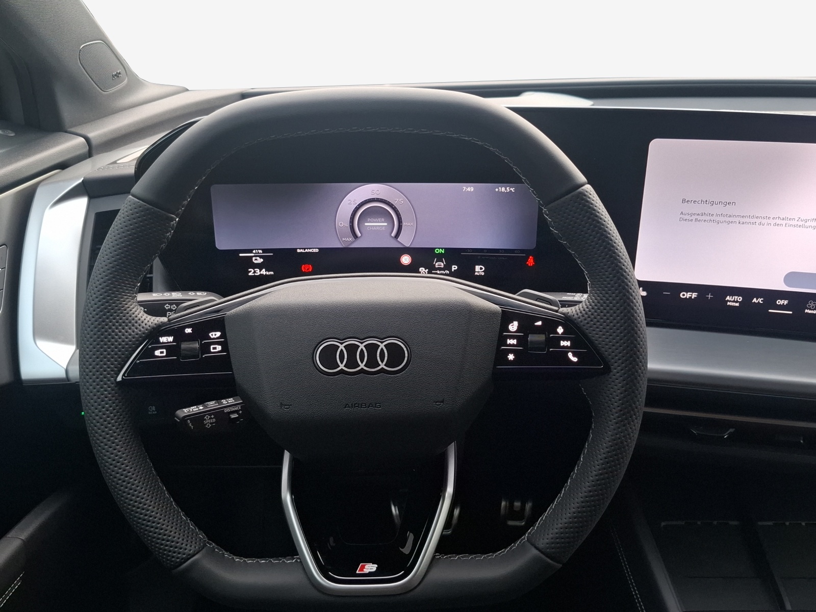 AUDI Q4 e-tron SUV quattro performance Swiss Ski-image-9