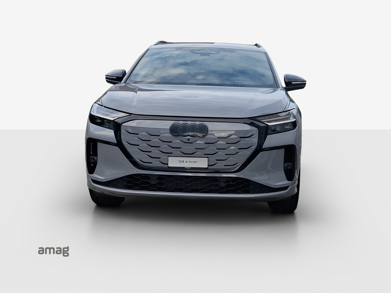AUDI Q4 e-tron SUV quattro performance Swiss Ski-image-6