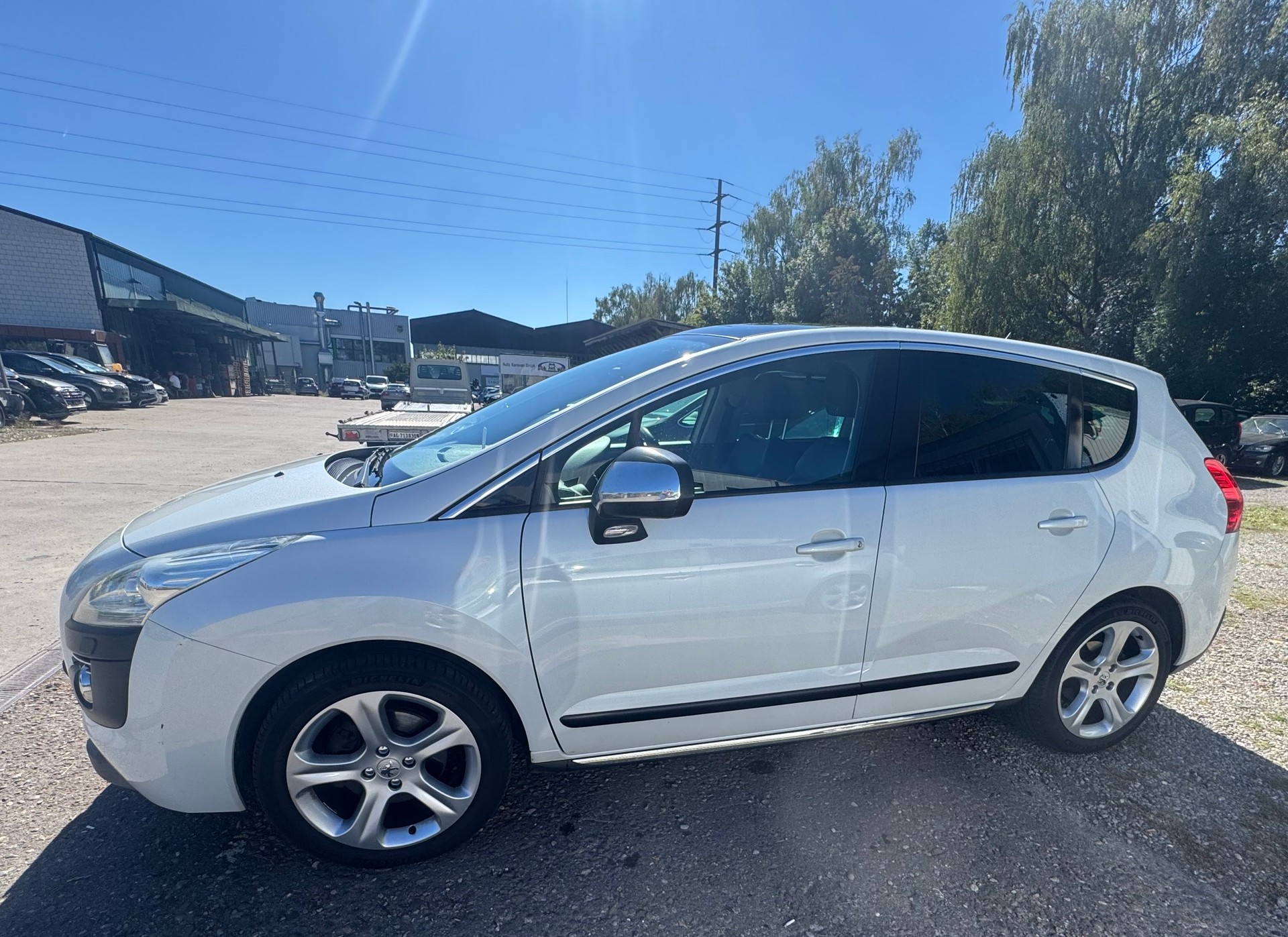 PEUGEOT 3008 2.0 HDI Platinum Tiptronic-image-1