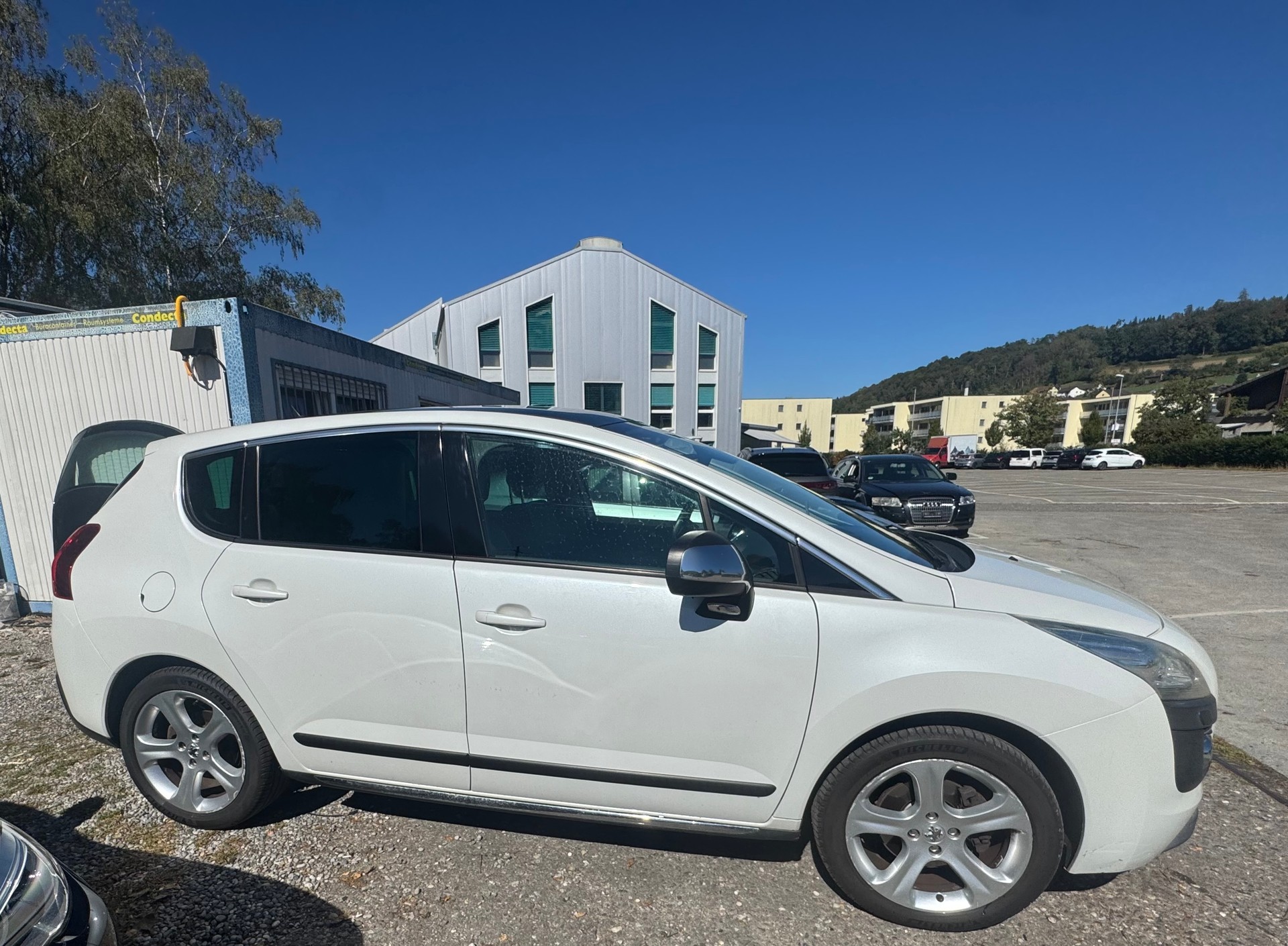 PEUGEOT 3008 2.0 HDI Platinum Tiptronic-image-3