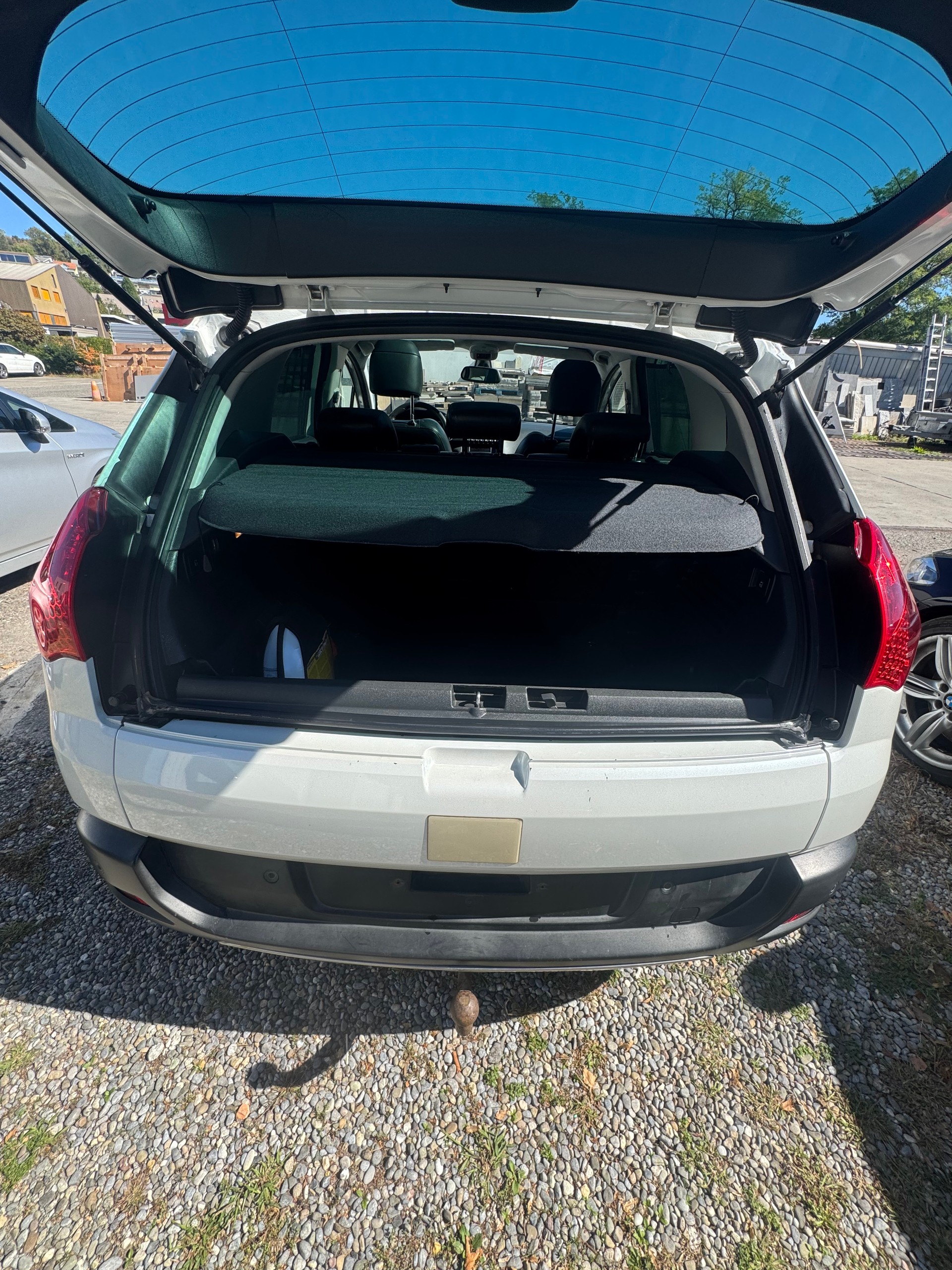 PEUGEOT 3008 2.0 HDI Platinum Tiptronic-image-12