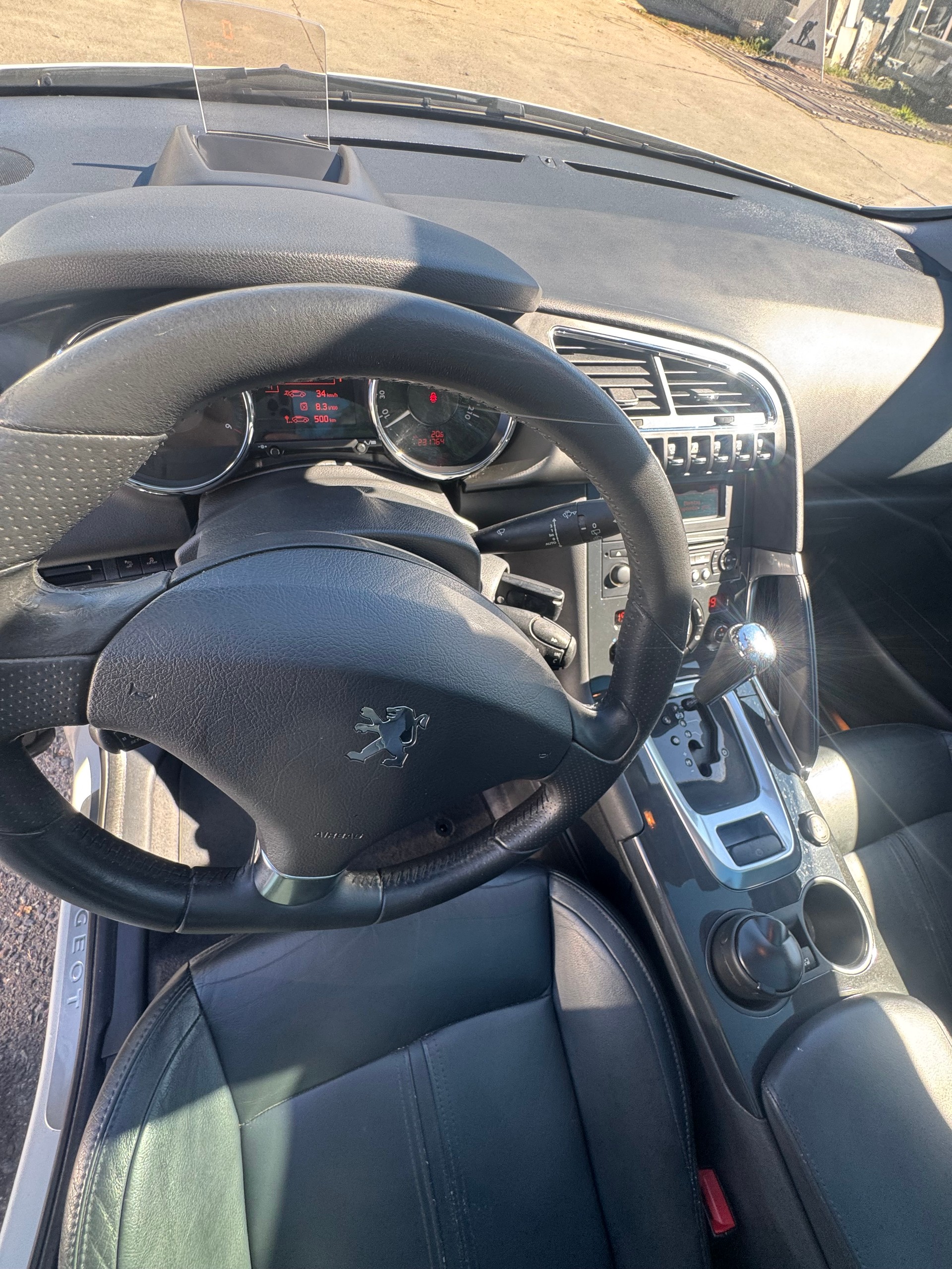 PEUGEOT 3008 2.0 HDI Platinum Tiptronic-image-13