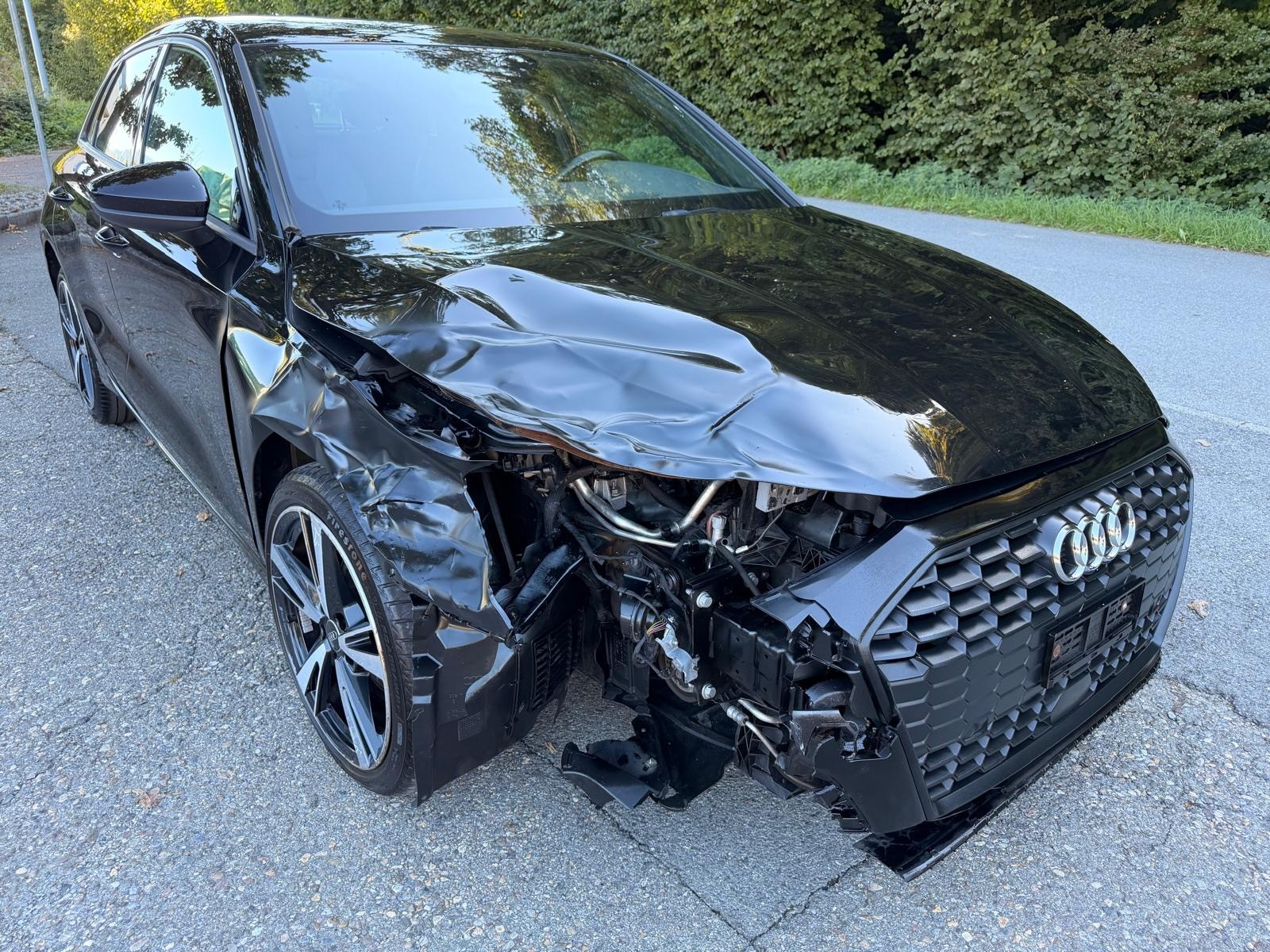 AUDI A3 Sportback 35 TFSI S line-image-4