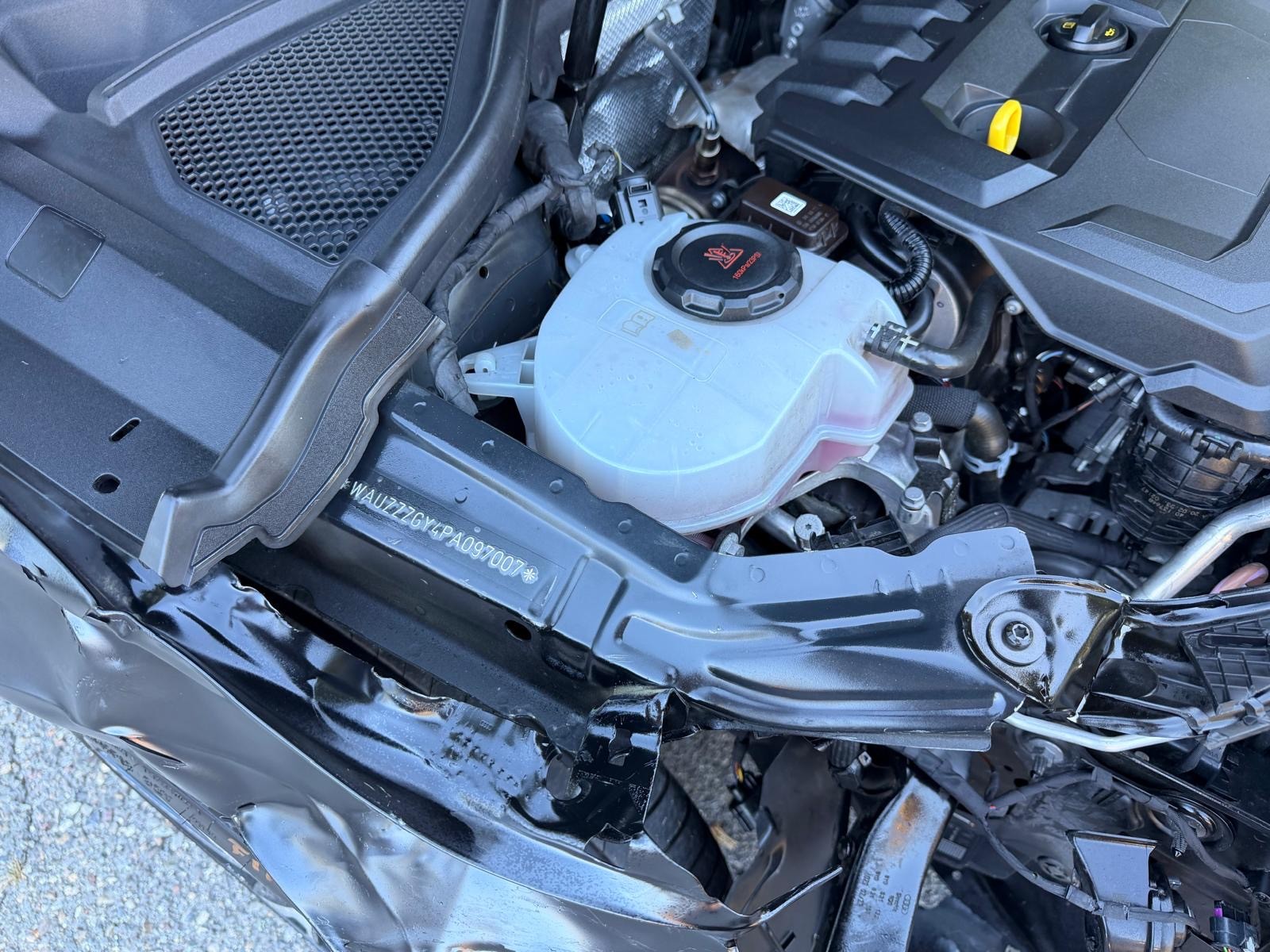AUDI A3 Sportback 35 TFSI S line-image-8