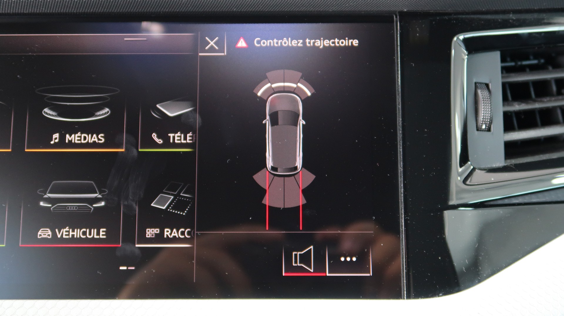 AUDI A1 Sportback 35 TFSI Intérieur S Line / 150CV / CH / GARANTIE / KEYLESS-image-22