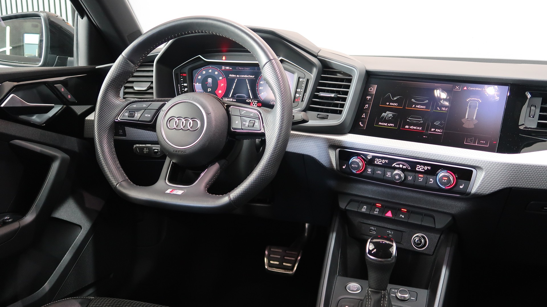 AUDI A1 Sportback 35 TFSI Intérieur S Line / 150CV / CH / GARANTIE / KEYLESS-image-29