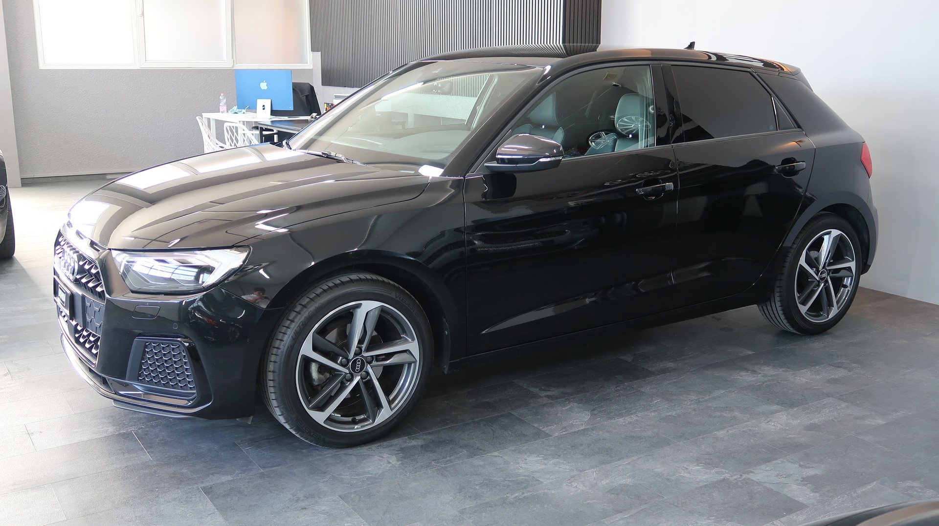 AUDI A1 Sportback 35 TFSI Intérieur S Line / 150CV / CH / GARANTIE / KEYLESS-image-1